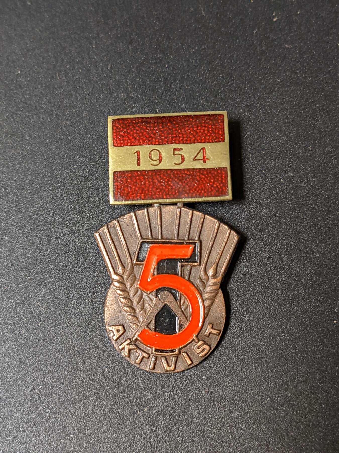 韵星假日拍卖第二十期 -- Rimey Holidays Auction 20 民主德国1954社会主义五年计划功勋活动家