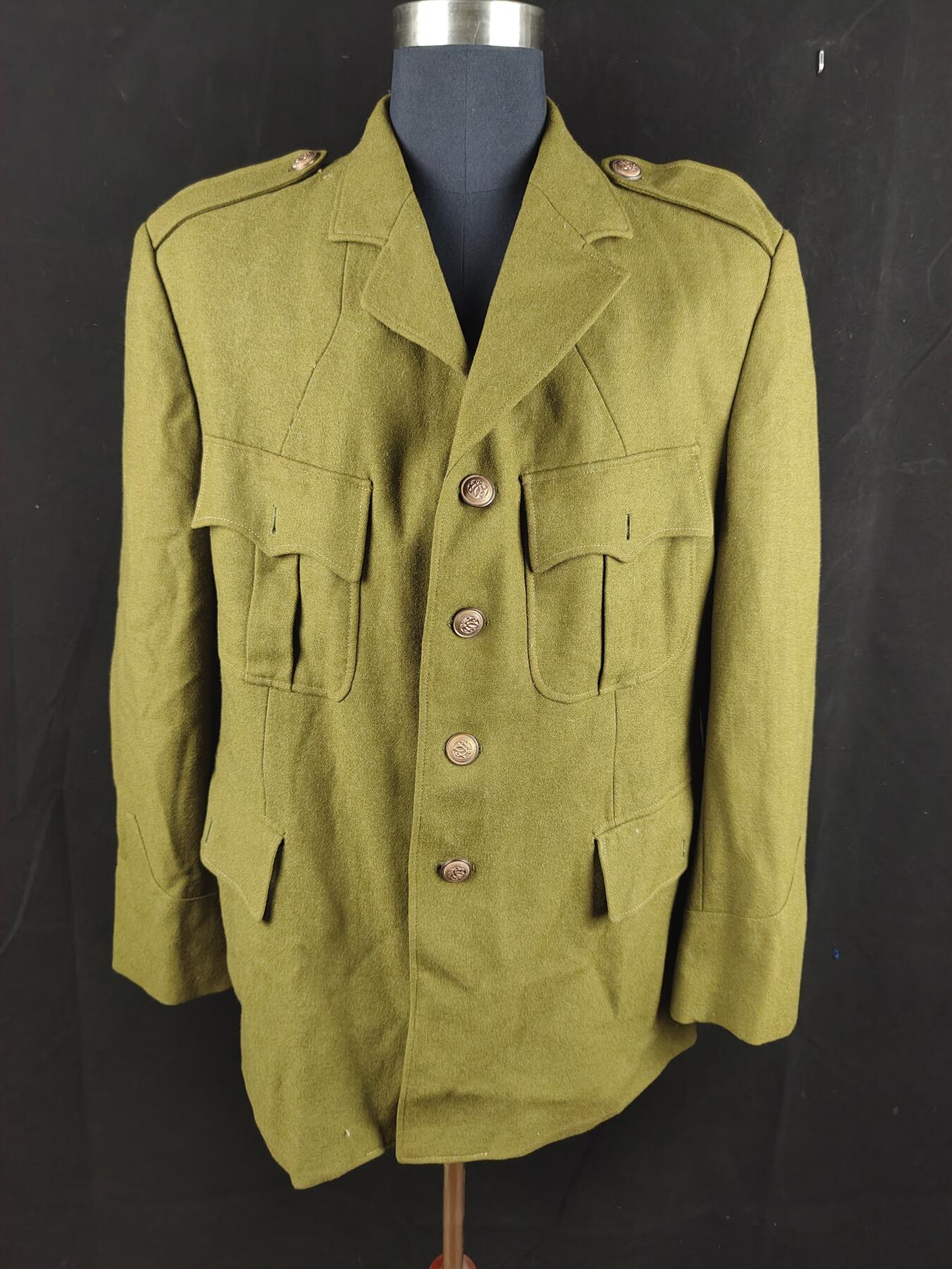 0元起拍勋章 第274期 咸鱼国勋章拍卖专场 7月6日（周日）下午6：00开始 稀少 伊拉克常服上衣 兜无扣 胸围108 肩宽50 衣长79袖长64