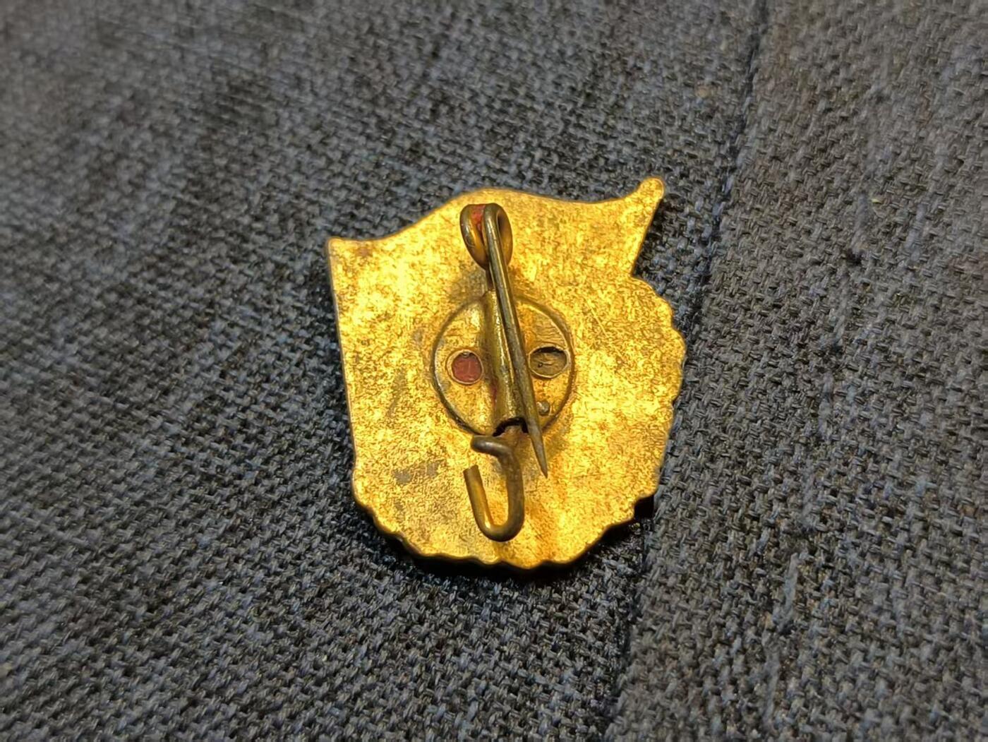 古林万国勋赏爱藏首期大拍（中高考专设场次，百样精品制服奖章书籍）-分享拍场赚佣金