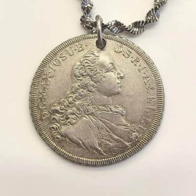 博洋堂世界钱币拍卖第129期（全场包邮） 德国巴伐利亚1760年圣母抱婴泰勒型银章 带银项链 42MM 32克