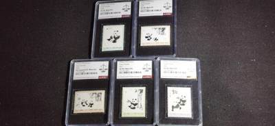 刘世昌艺术品销售中心～虎踞龙蟠*金杨在线联拍群第519期 - 1973年编58-62《熊猫》  编号邮票（ASG   XF 90   4枚 ；编60 ASGXF/Superb95  1枚。串号：1077742-052等）5枚。