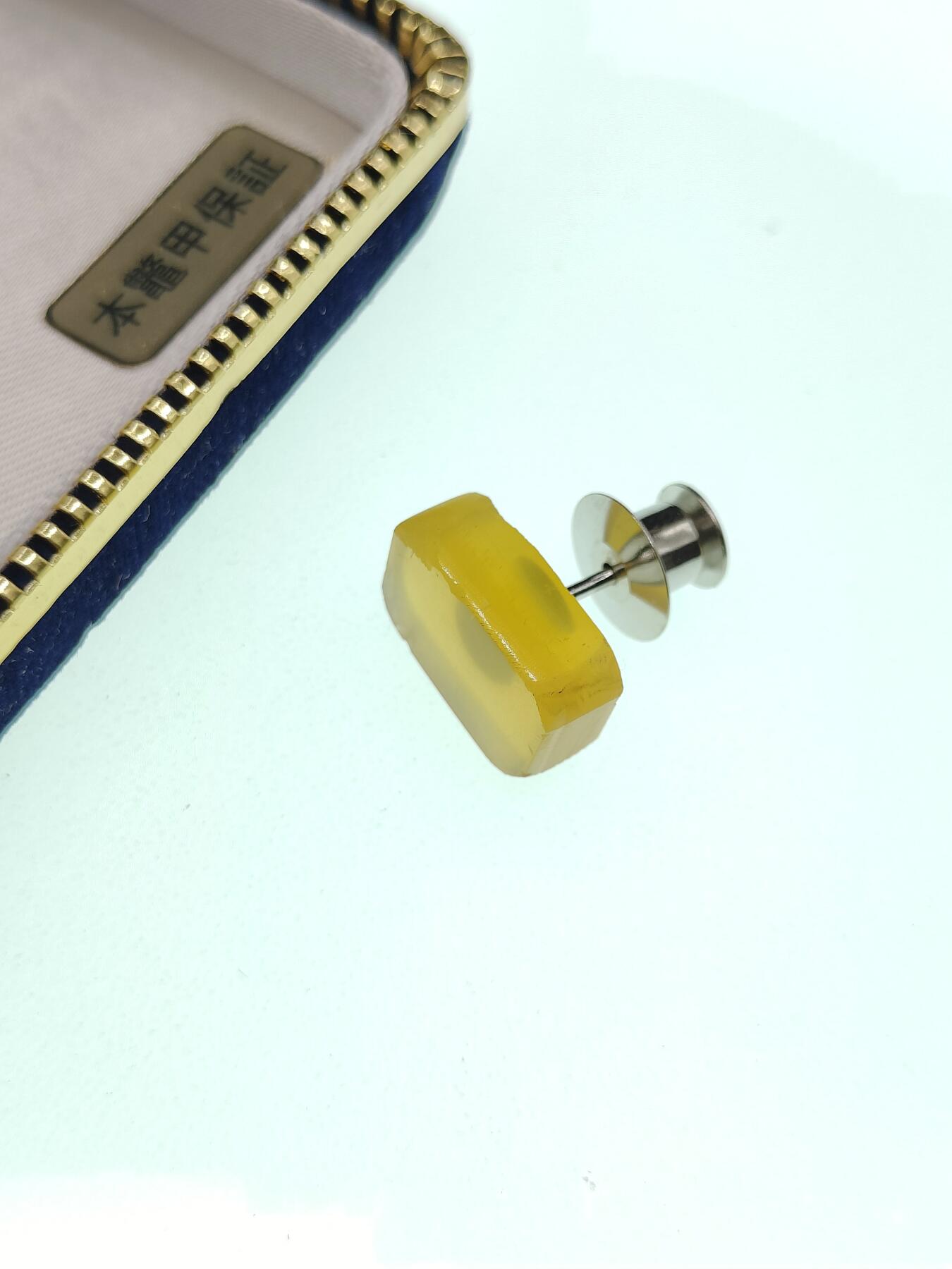 0元起拍勋章 第274期 咸鱼国勋章拍卖专场 7月6日（周日）下午6：00开始 日本中古蛋白质宝石胸针带盒