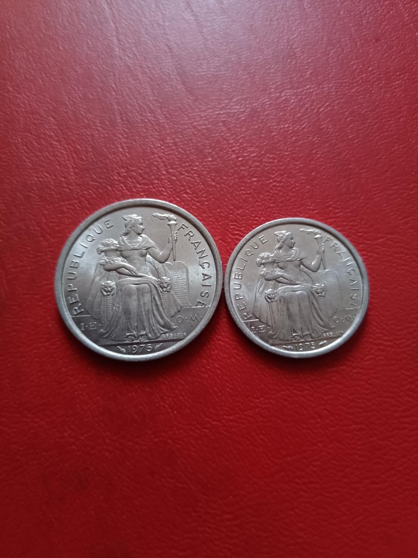【云涧收藏】第四十二场 波利尼西亚1975年1、2法朗2枚，UNC