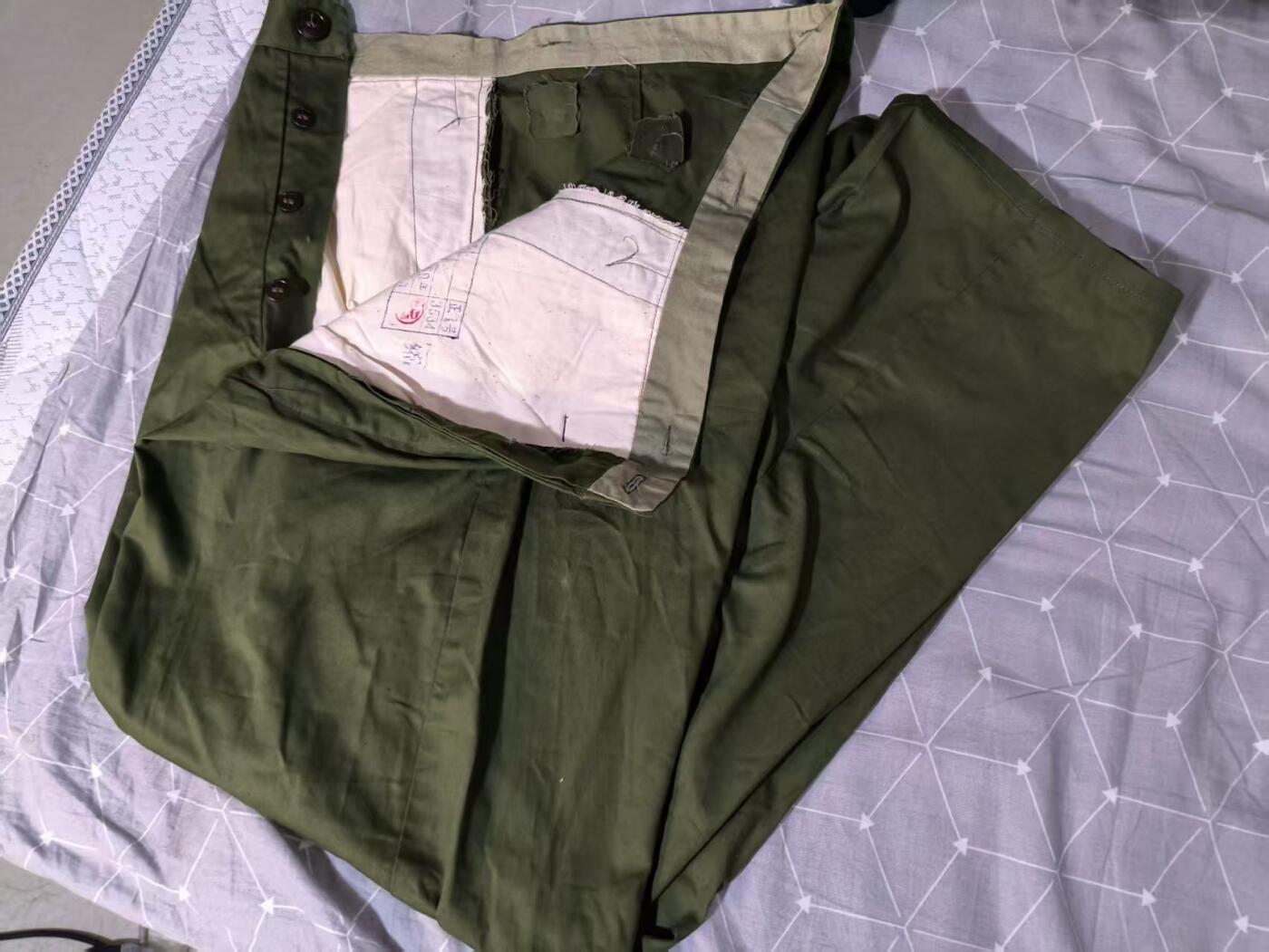 古林万国勋赏爱藏首期大拍（中高考专设场次，百样精品制服奖章书籍）-分享拍场赚佣金