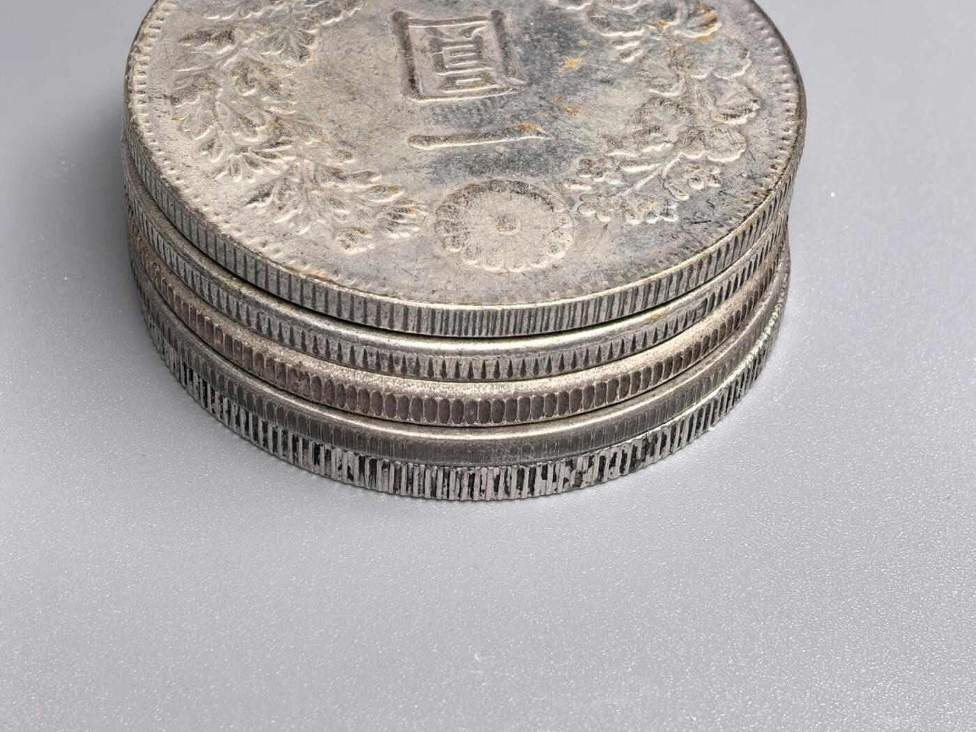 小驴勋章奖章收藏7月5日星期六晚18点拍卖（有偿代拍送拍规则在简介最后，参拍须阅读规则后再参拍，关系到运费包装发货时效真假辨别等关键信息，个人微信码在最后一个拍品） 复刻 日本龙洋 材质未知