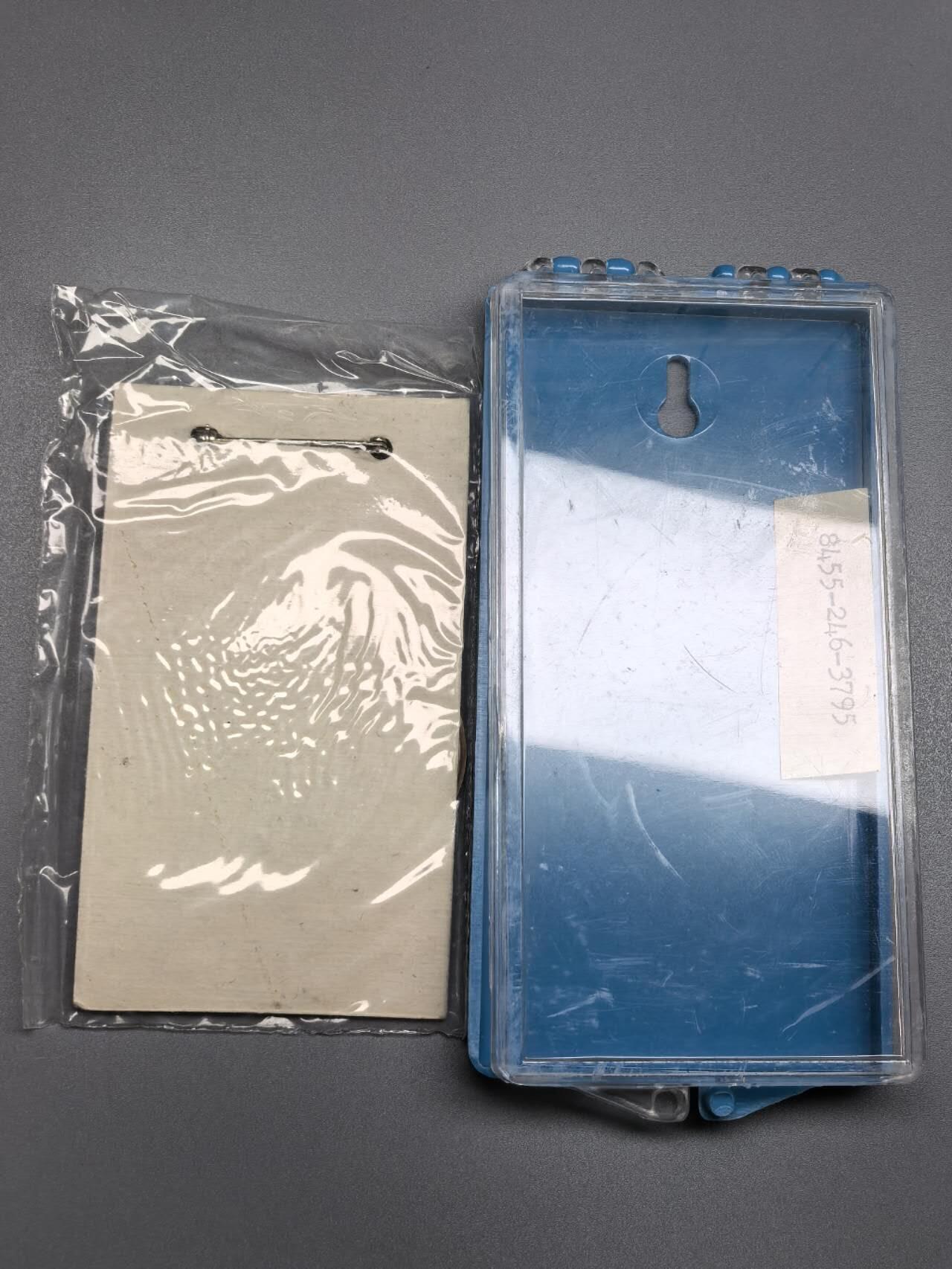 小驴勋章奖章收藏7月5日星期六晚18点拍卖（有偿代拍送拍规则在简介最后，参拍须阅读规则后再参拍，关系到运费包装发货时效真假辨别等关键信息，个人微信码在最后一个拍品） 美国国防本土服役奖章带塑料盒、塑封塑料袋，库存品