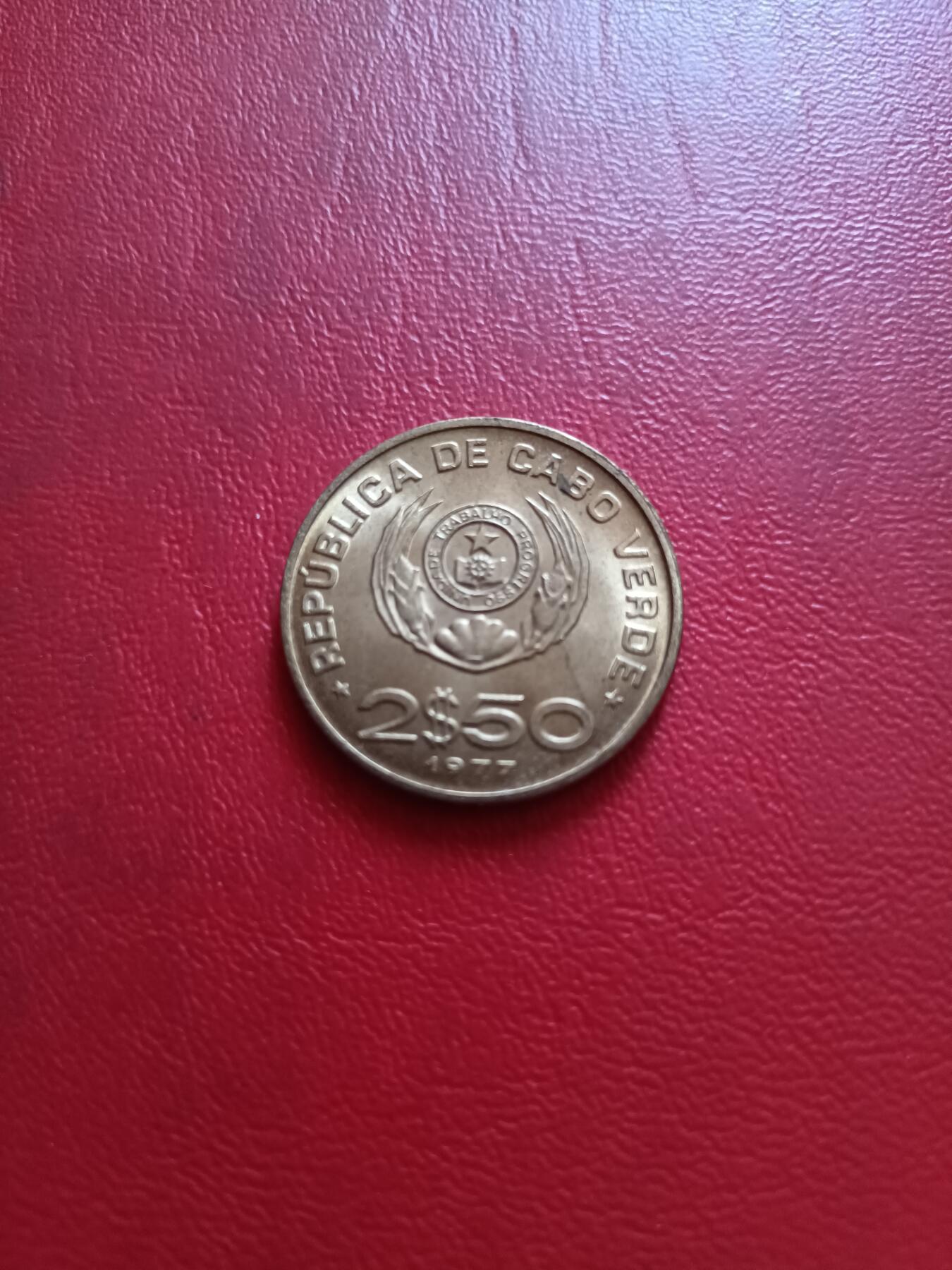 【云涧收藏】第四十二场 佛得角1977年2.5埃斯库多，UNC