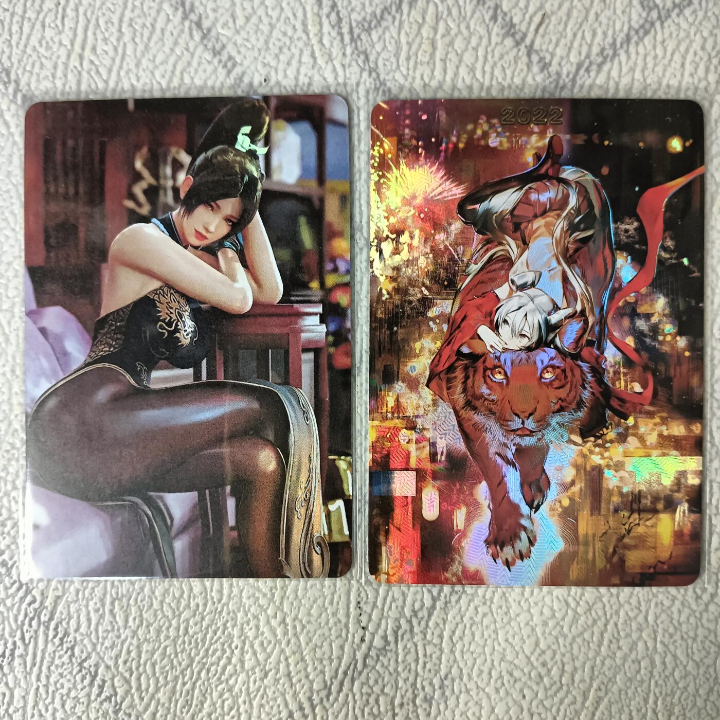 花开卡拍第29期（品控勿拍!!!拍品不寄存，运费5元，自制卡难免瑕疵，可能存在轻微撞角爆边等出厂瑕疵，品控介意勿拍！） 猴子动漫卡牌 折光彩闪 2022年虎年特卡+黑丝不知火舞