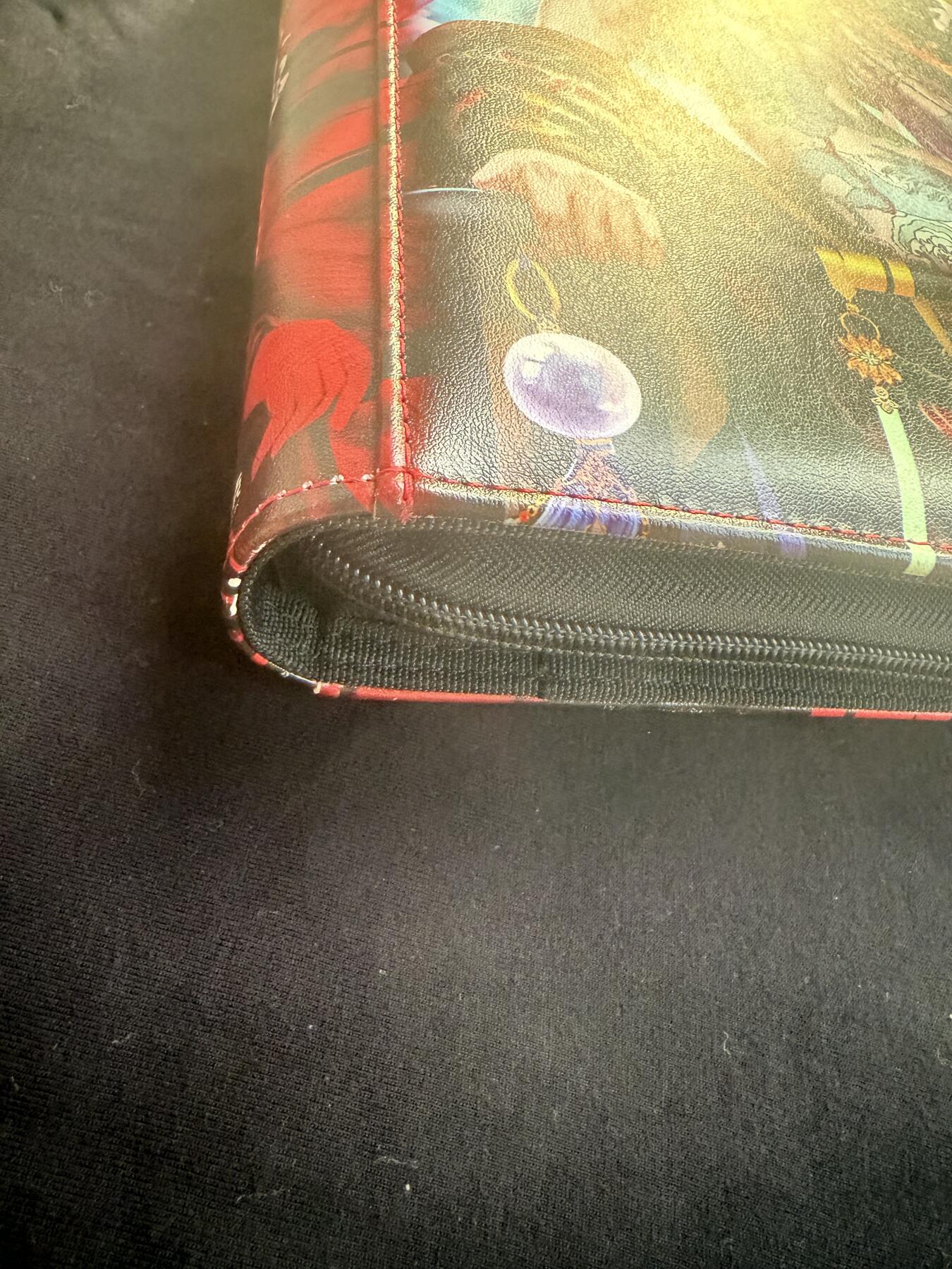 花开卡拍第29期（品控勿拍!!!拍品不寄存，运费5元，自制卡难免瑕疵，可能存在轻微撞角爆边等出厂瑕疵，品控介意勿拍！） 卡玩帕克 水浒姬 史进卡册 95新带原装卡页 底部轻微掉漆如图