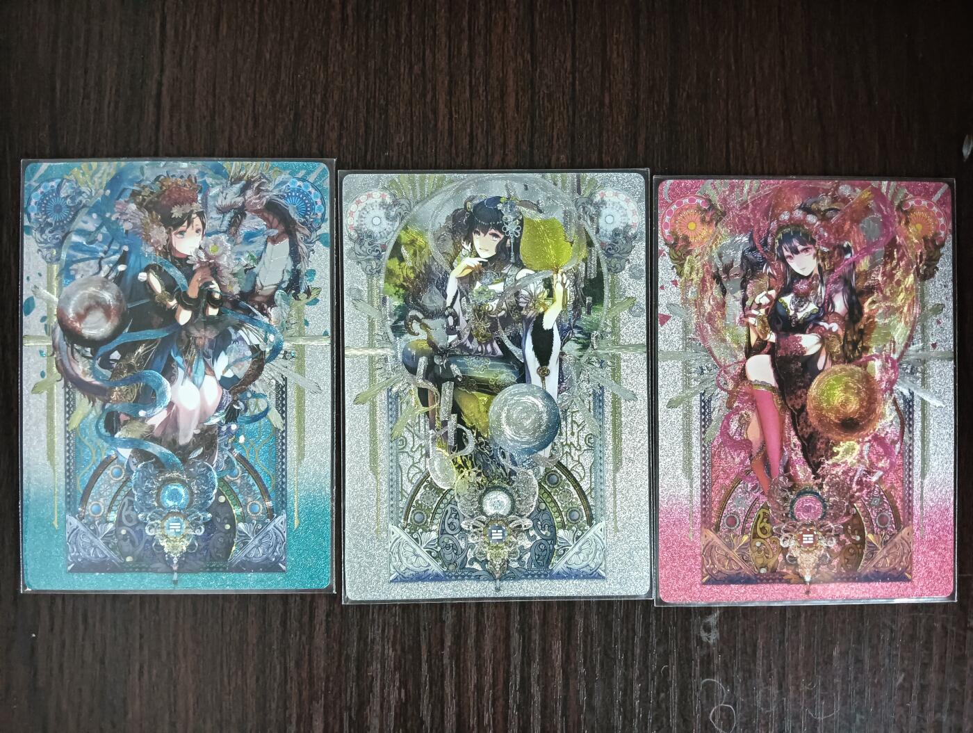 花开卡拍第29期（品控勿拍!!!拍品不寄存，运费5元，自制卡难免瑕疵，可能存在轻微撞角爆边等出厂瑕疵，品控介意勿拍！） 卡玩帕克*纪问文化 八卦第一弹一套3张 粗闪