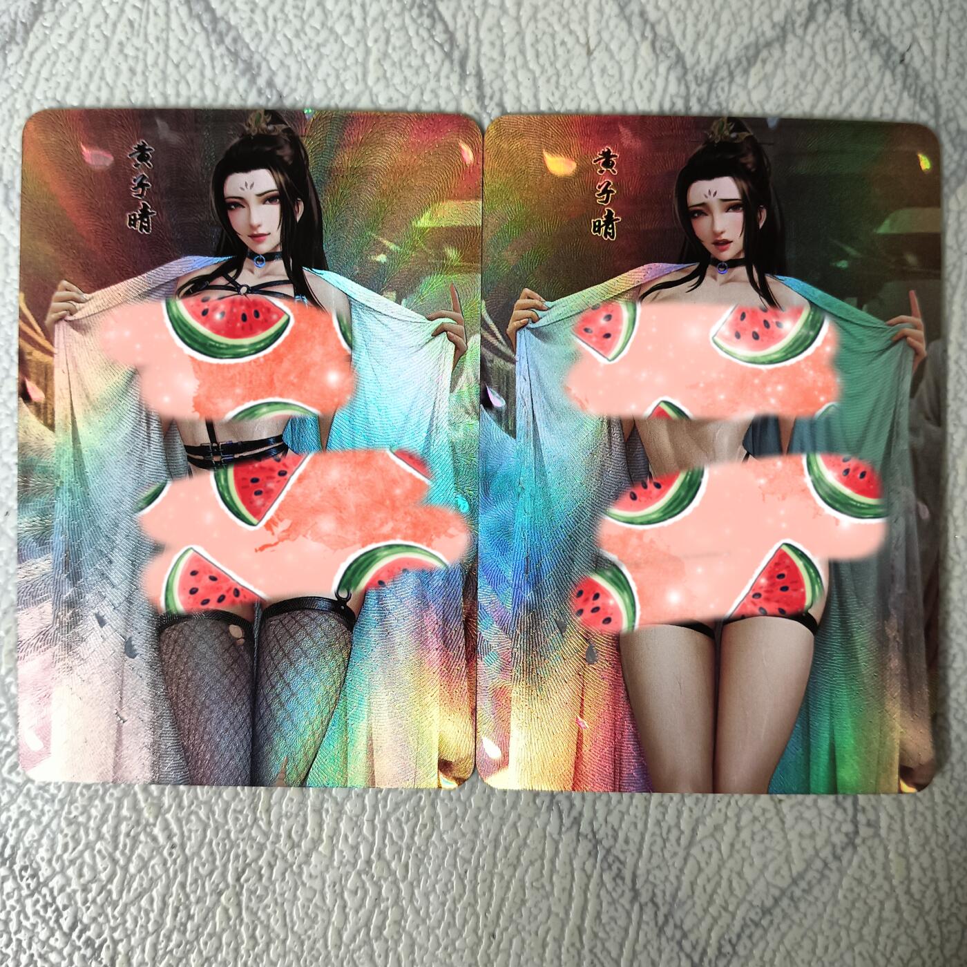 花开卡拍第29期（品控勿拍!!!拍品不寄存，运费5元，自制卡难免瑕疵，可能存在轻微撞角爆边等出厂瑕疵，品控介意勿拍！） 嘎嘎鸭艺术对卡 黄子晴01 折光彩闪