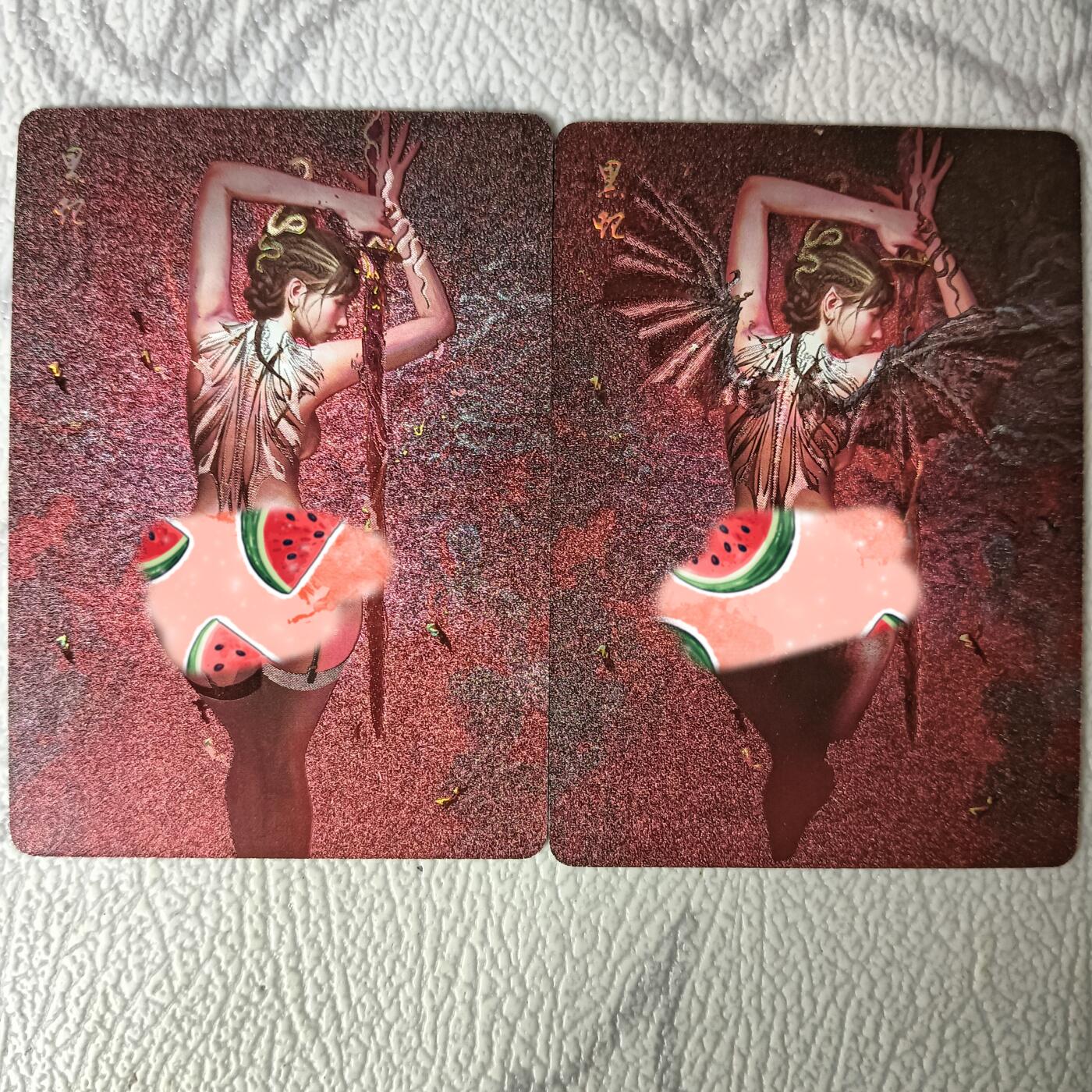 花开卡拍第29期（品控勿拍!!!拍品不寄存，运费5元，自制卡难免瑕疵，可能存在轻微撞角爆边等出厂瑕疵，品控介意勿拍！） 燎原文化 刷子 妖姬传 黑蛇双服饰，左边那张是幻粗、右边是粗闪