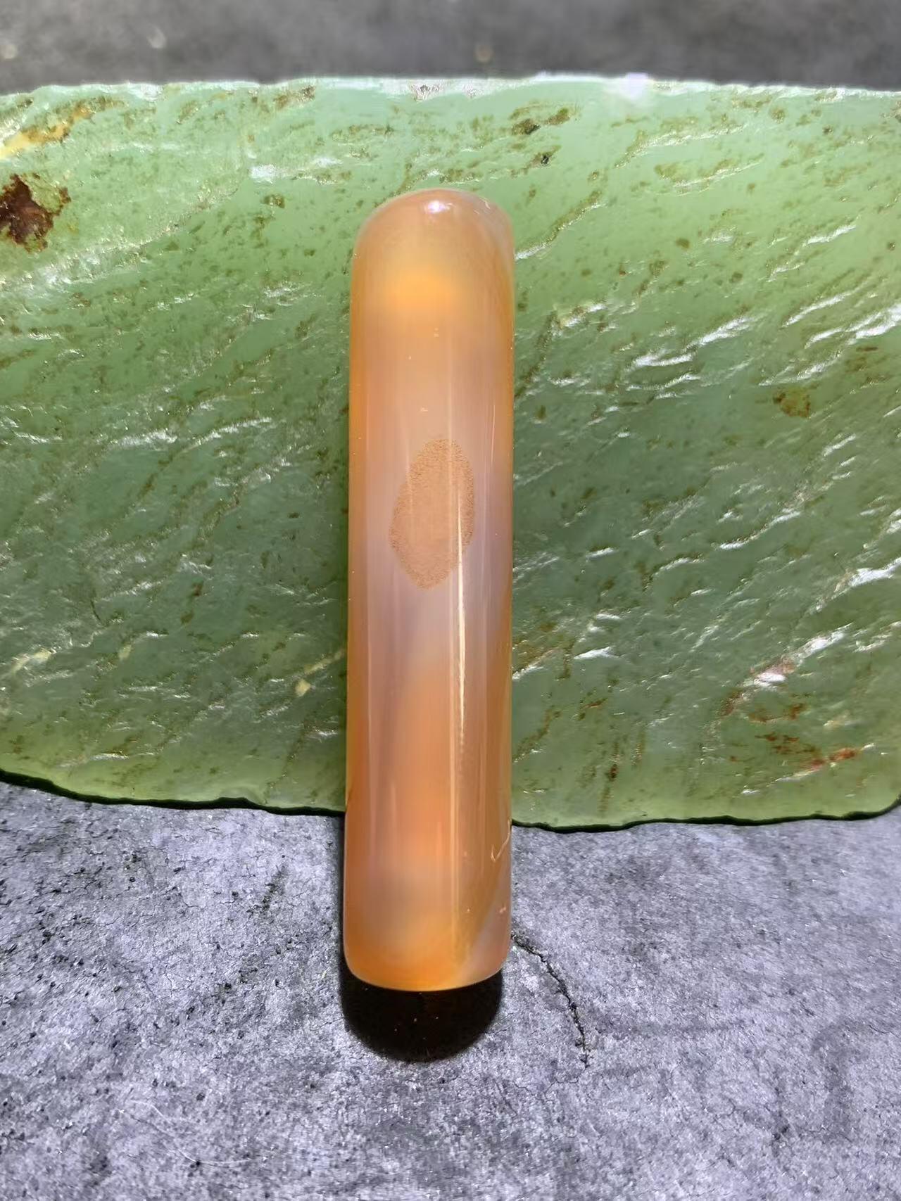 精美高玉化风化纹天眼缠丝玛瑙随形珠一颗。