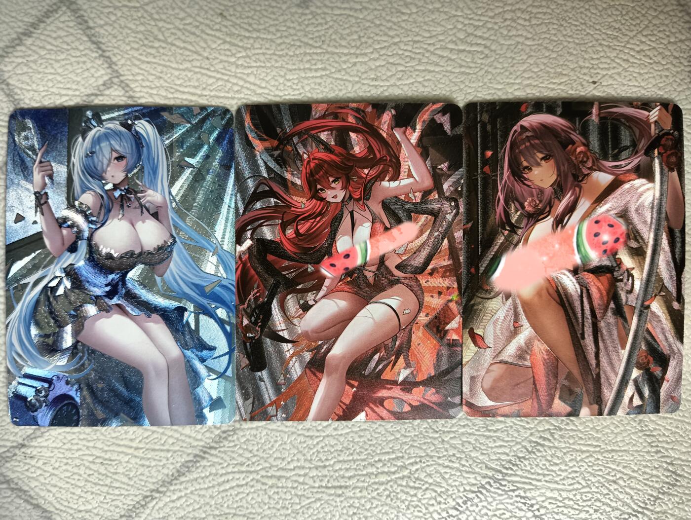 花开卡拍第29期（品控勿拍!!!拍品不寄存，运费5元，自制卡难免瑕疵，可能存在轻微撞角爆边等出厂瑕疵，品控介意勿拍！） 小猫卡牌 粗闪胜利女神nikke三张一套 