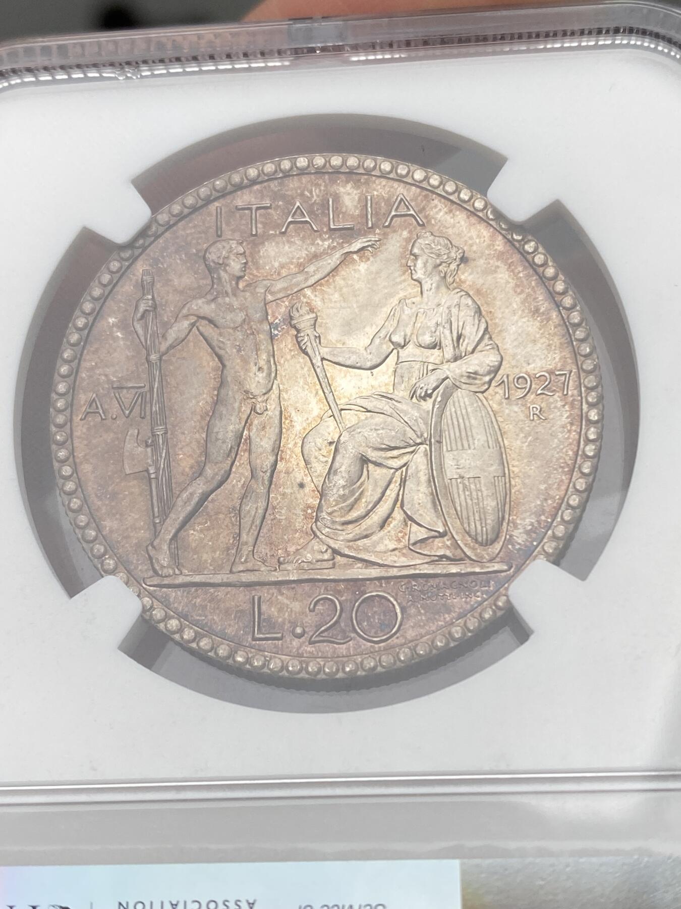 万国钱币拍卖第049期（万国夏季大拍） NGC MS66 意大利王国伊曼纽尔三世裸男20里拉银币 原味香槟金彩转光 一步到位的GEM收藏品质