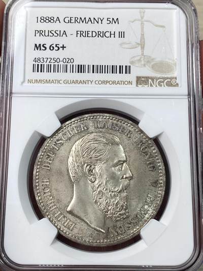万国钱币拍卖第049期（万国夏季大拍） - NGC MS65+ 1888年德国普鲁士三皇之年腓特烈三世短翅5马克 短翅马克经典之作 原味淡彩转光 肉眼无暇状态 无限逼近66的GEM品质