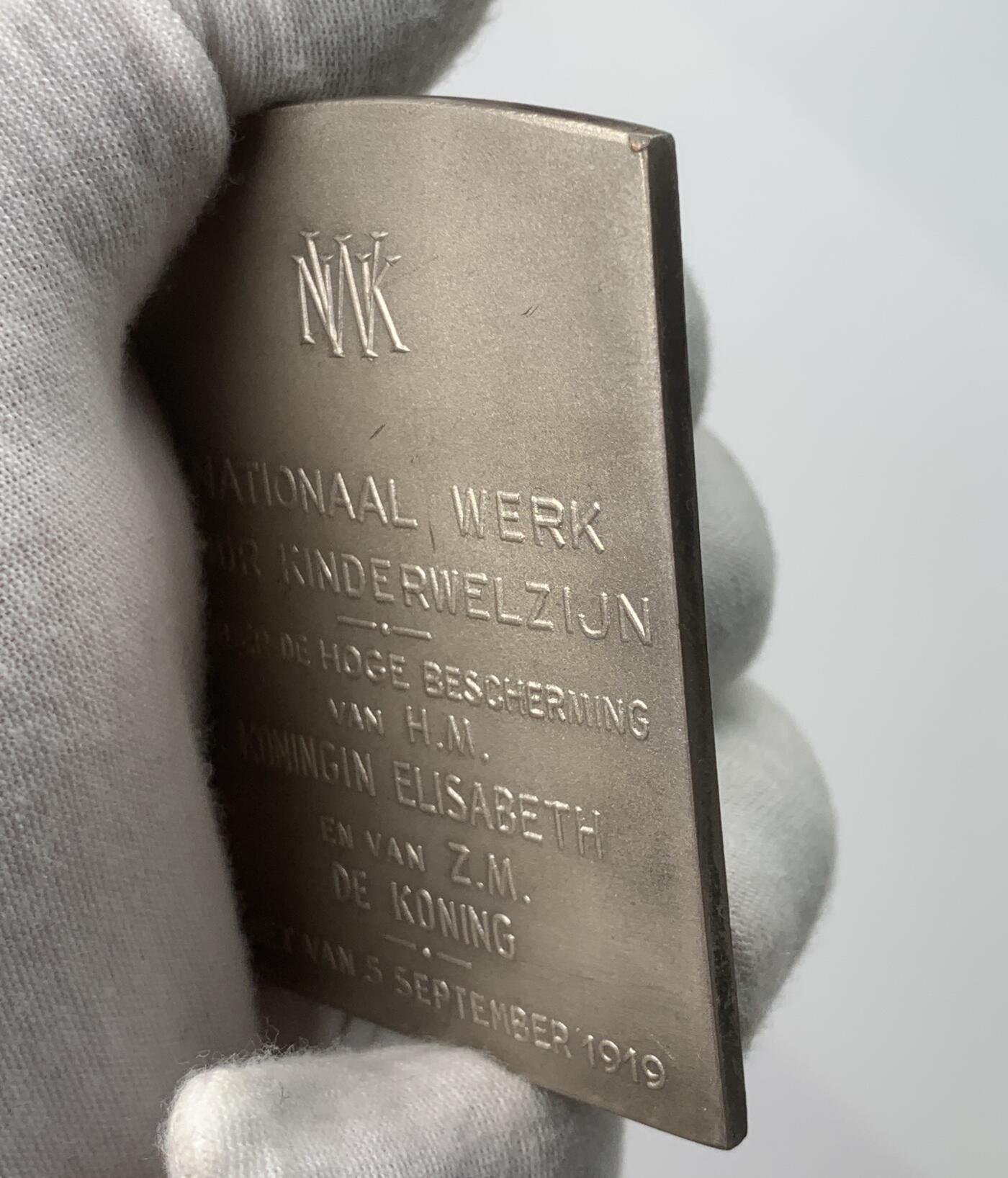 掌中浮雕-藏着的欧洲第031场 1919年比利时装饰艺术奖章，68*54mm，111g