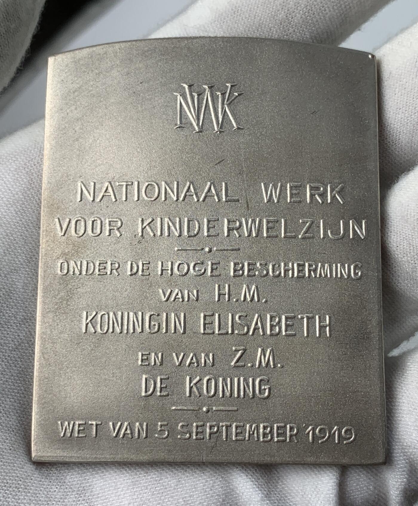 掌中浮雕-藏着的欧洲第031场 1919年比利时装饰艺术奖章，68*54mm，111g