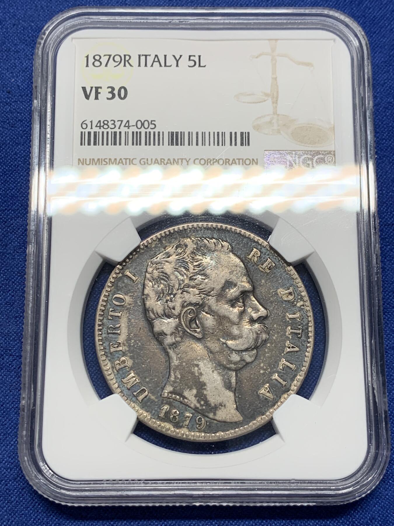 《竞宝斋》第398场 周日，周一，2场连拍 （全场包邮） NGC-VF30 意大利1879年翁贝托一世5里拉大银币，人像面浓郁的五彩包浆，背面典型的欧洲包浆