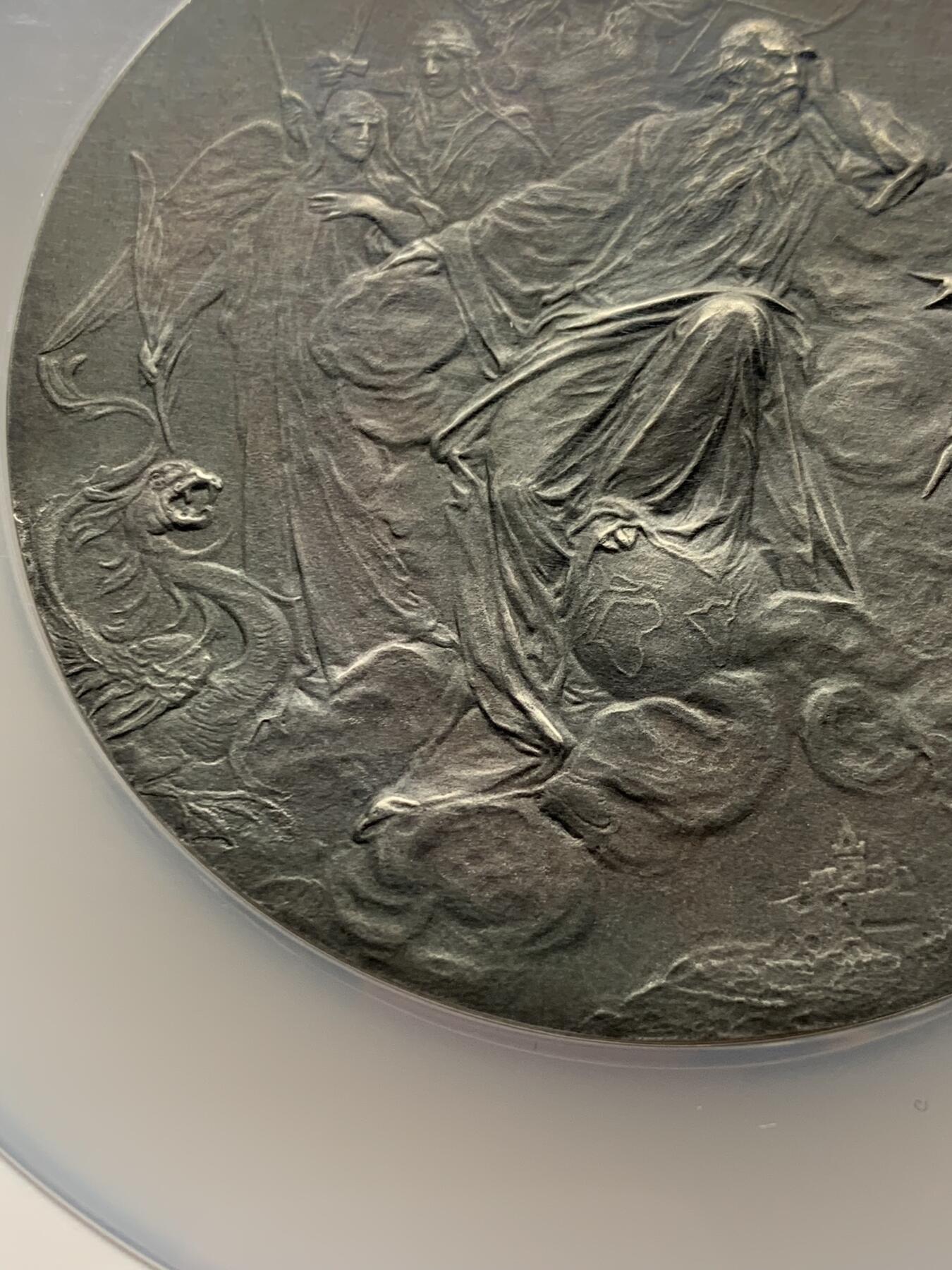 《竞宝斋》第398场 周日，周一，2场连拍 （全场包邮） NGC MS65 德国 1899年 歌德诞辰150周年纪念大银章 68mm 约140克超大规格背面为《浮士德》第一幕 天堂序曲 沙夫名家作品 N加大加厚盒