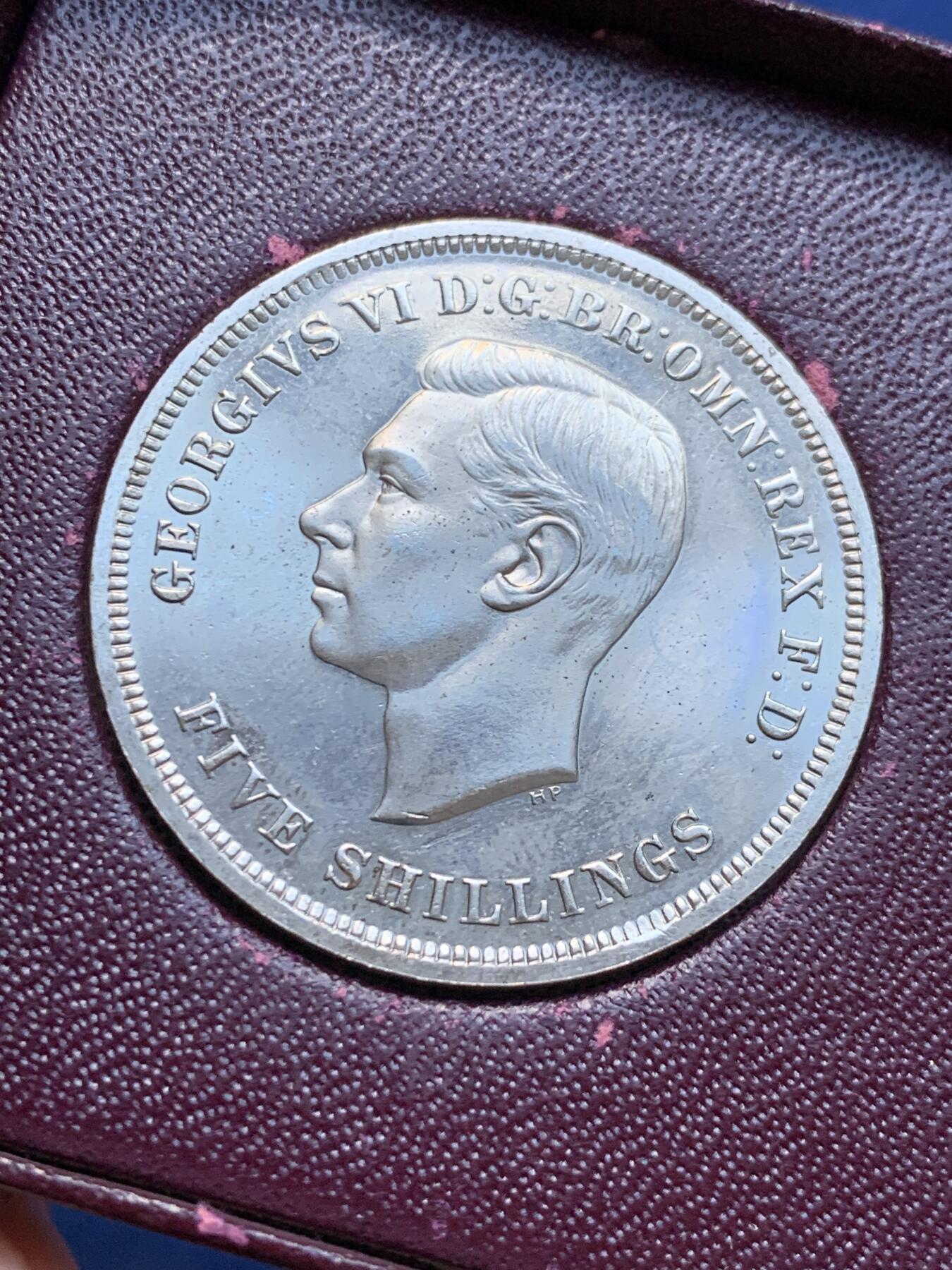 《竞宝斋》第398场 周日，周一，2场连拍 （全场包邮） 英国 最后的 镍马剑 1951 带红盒证书 细节见图
