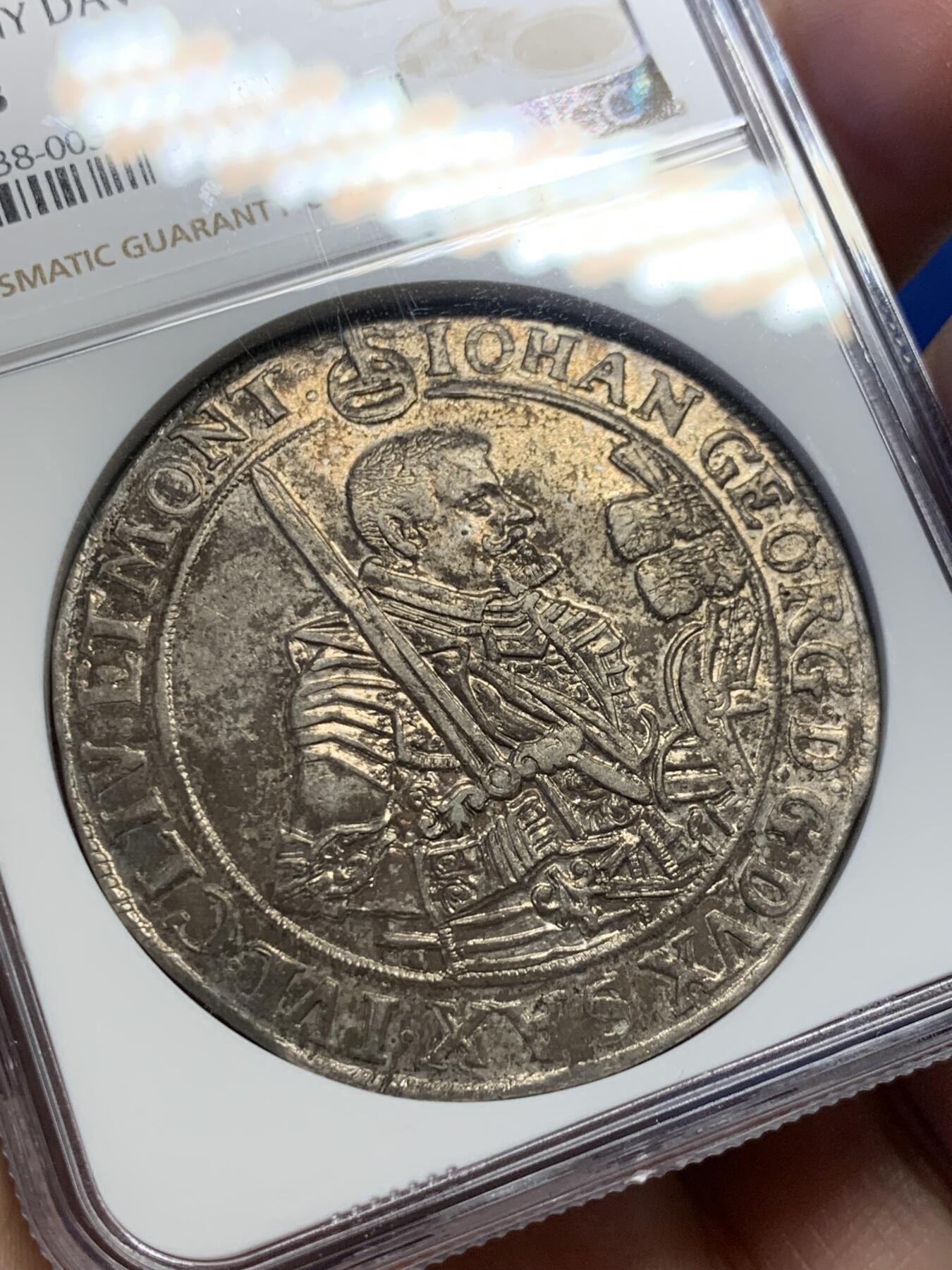 《竞宝斋》第398场 周日，周一，2场连拍 （全场包邮） NGC AU58 德国 1651年 萨克森 持剑武士泰勒大银币 17世纪的经典品种