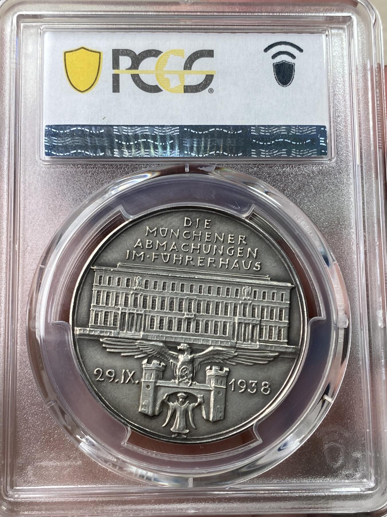 万国钱币拍卖第049期（万国夏季大拍） PCGS SP63 1938年德国民族社会主义工人党四国“慕尼黑协定“纪念银章 卡尔哥茨顶级名誉品种 难以寻觅的三帝国经典名品 1938年9月29日至30日英国、法国、纳粹德国、意大利四国首脑张伯伦、达拉第、胡子、墨索里尼在慕尼黑会议上签订条约 英法畏战牺牲捷克斯洛伐克利益 将苏台德区割让给德国 （原图请私信后台或自行查询官网）