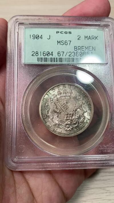 万国钱币拍卖第049期（万国夏季大拍） PCGS MS67 1904年德国不莱梅双狮护匙长翅流通2马克 典雅PC古董老绿盒 五彩包浆沁人心脾 顶级GEM品质