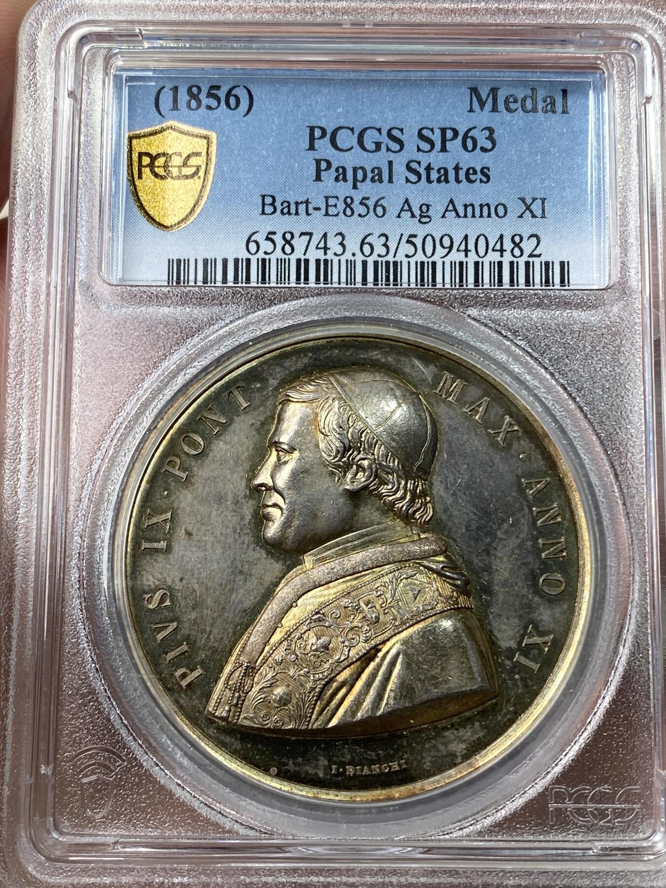 万国钱币拍卖第049期（万国夏季大拍） PCGS SP63 1854年教皇国庇护九世圣母无原罪教条纪念大银章 44MM 39.3G 极致高浮雕五彩 莫泽塔和帕利姆、利奥坐在拉特拉诺的乔瓦尼大教堂 向观众宣读无原罪教义 云层之上圣母和四位天使观礼