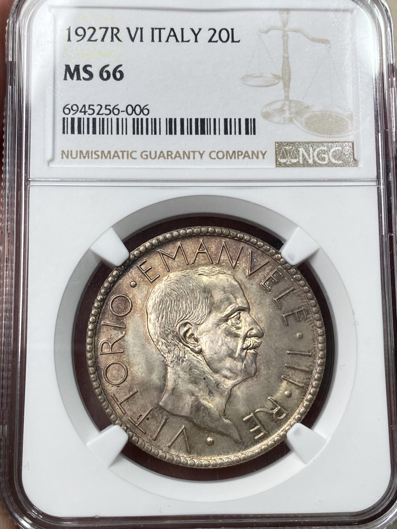 万国钱币拍卖第049期（万国夏季大拍） NGC MS66 意大利王国伊曼纽尔三世裸男20里拉银币 原味香槟金彩转光 一步到位的GEM收藏品质