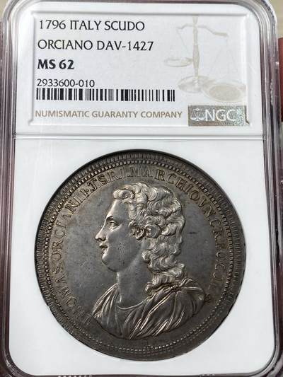 万国钱币拍卖第049期（万国夏季大拍） - NGC MS62 1796年意大利托斯卡纳地区奥尔恰诺-皮萨诺邦领主托马索·奥比齐悼念亡妻SCUDO大银 末代奥尔其恰诺侯爵，贵族铸币，弗洛伦萨造币厂代铸，十多年来NP唯一一枚MS记录，仅有一枚标注了FDC的同品种裸币拍了8800欧落槌，到手合人民币8.8万。珍惜度RRRR