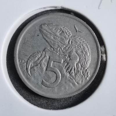 沼泽如烟--第771场 - 新西兰1975年五分