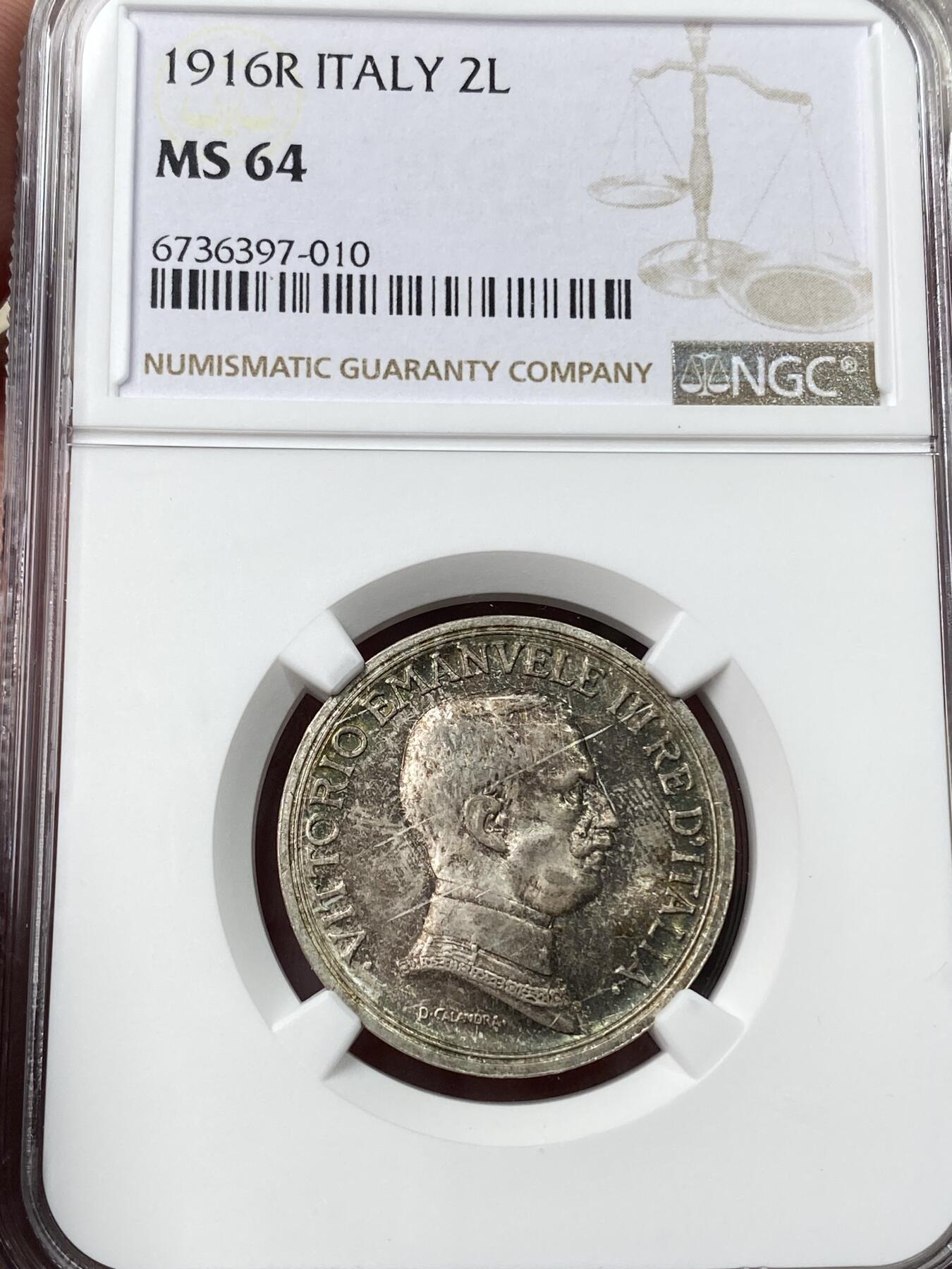 万国钱币拍卖第049期（万国夏季大拍） NGC MS64 1916年意大利埃马努埃莱三世马车2里拉 罗马式浮雕感油然而生 深五彩藏品级状态