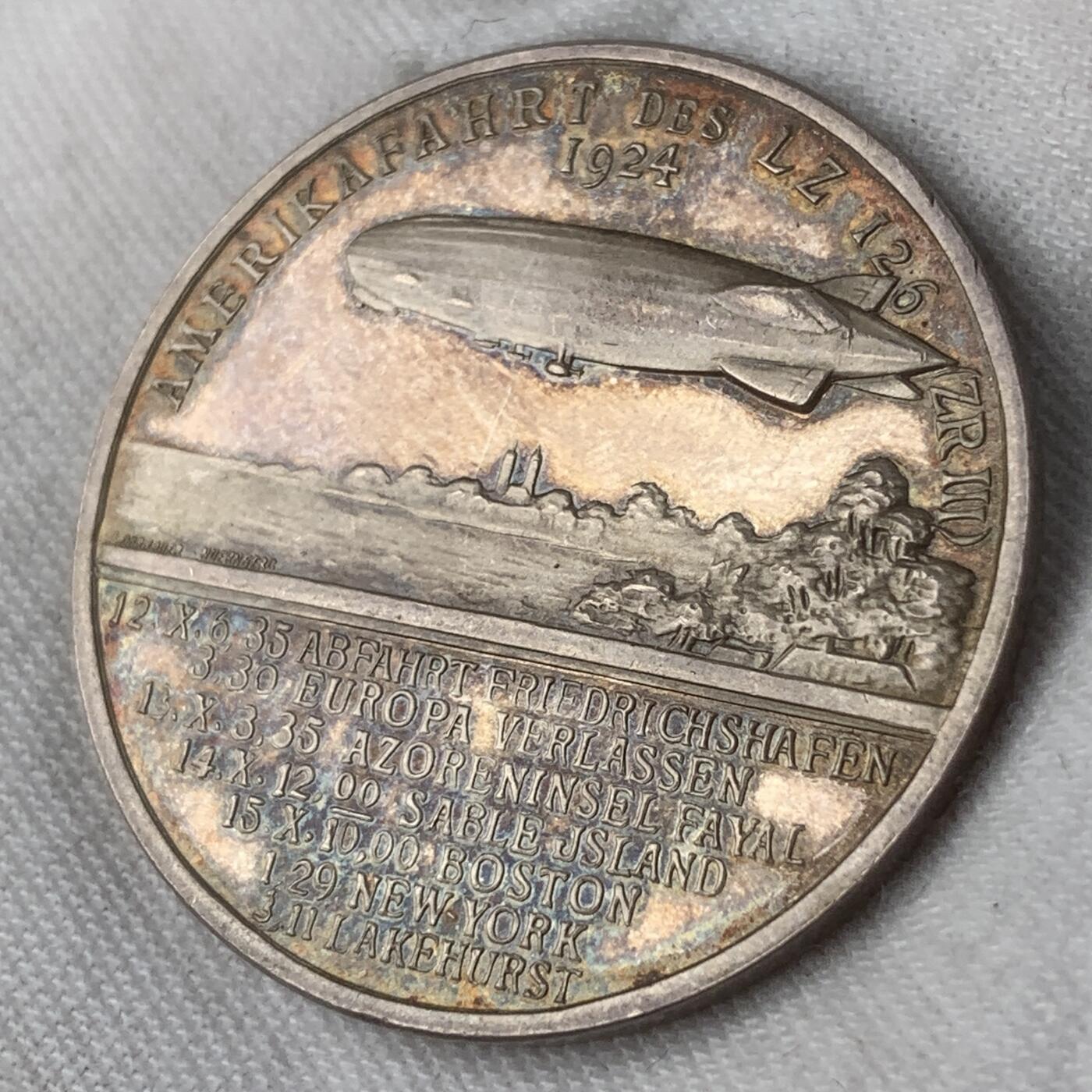 掌中浮雕-藏着的欧洲第031场 1924年德国齐柏林飞艇银章，34mm，15g