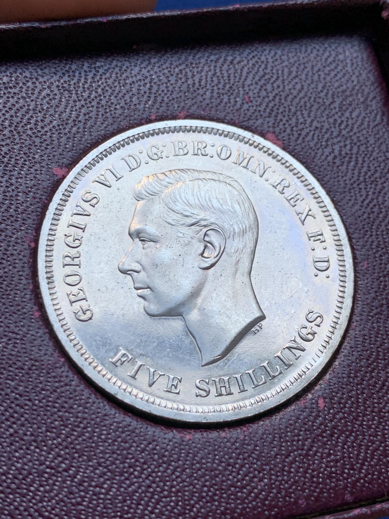 《竞宝斋》第398场 周日，周一，2场连拍 （全场包邮） 英国 最后的 镍马剑 1951 带红盒证书 细节见图