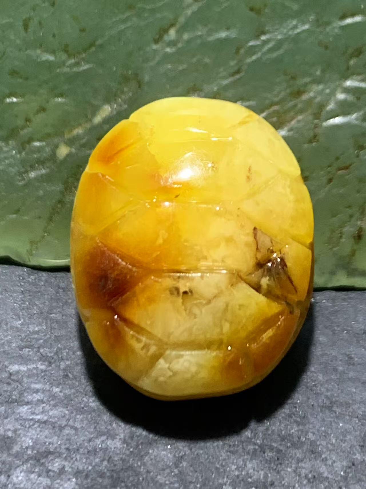 精美天然乌克兰蜜蜡雕刻龟壳寓意，富甲天下，一个，！