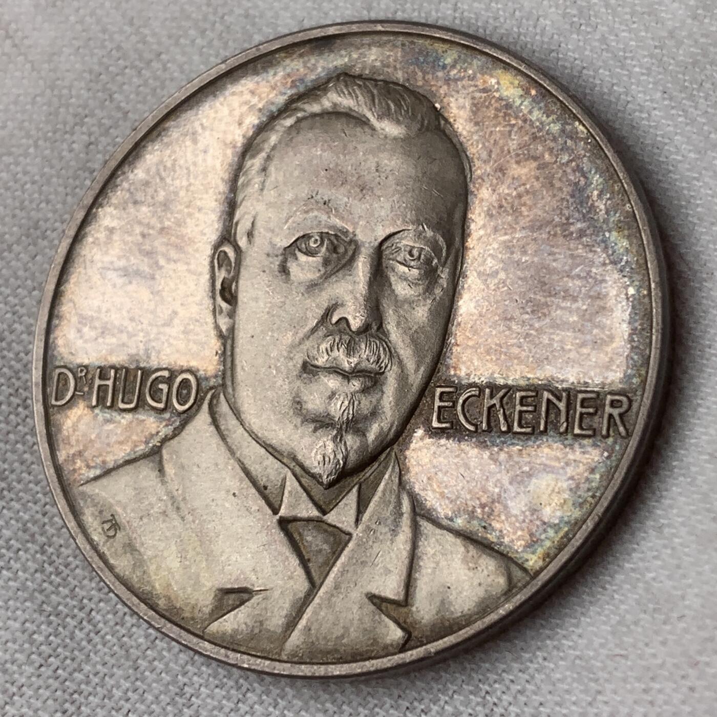 掌中浮雕-藏着的欧洲第031场 1924年德国齐柏林飞艇银章，34mm，15g