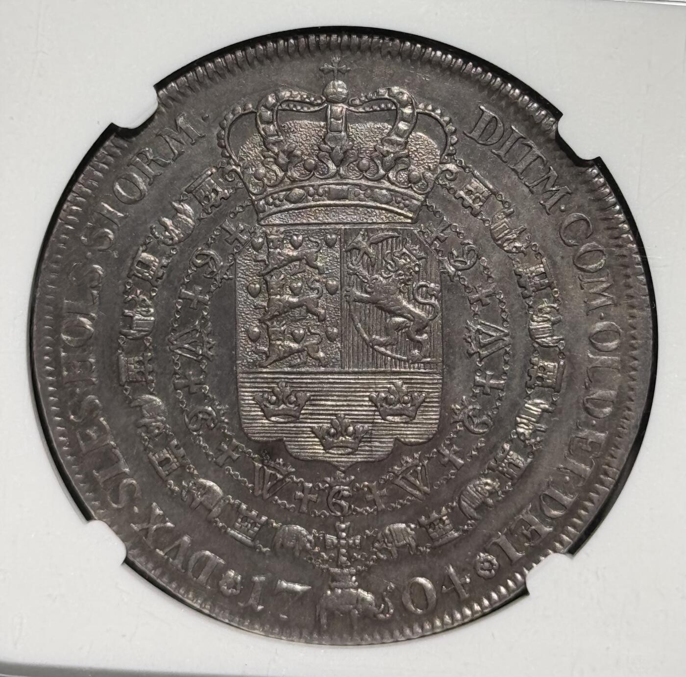 丹麦1704年弗雷德里克四世1SD大银币 NGC MS61 