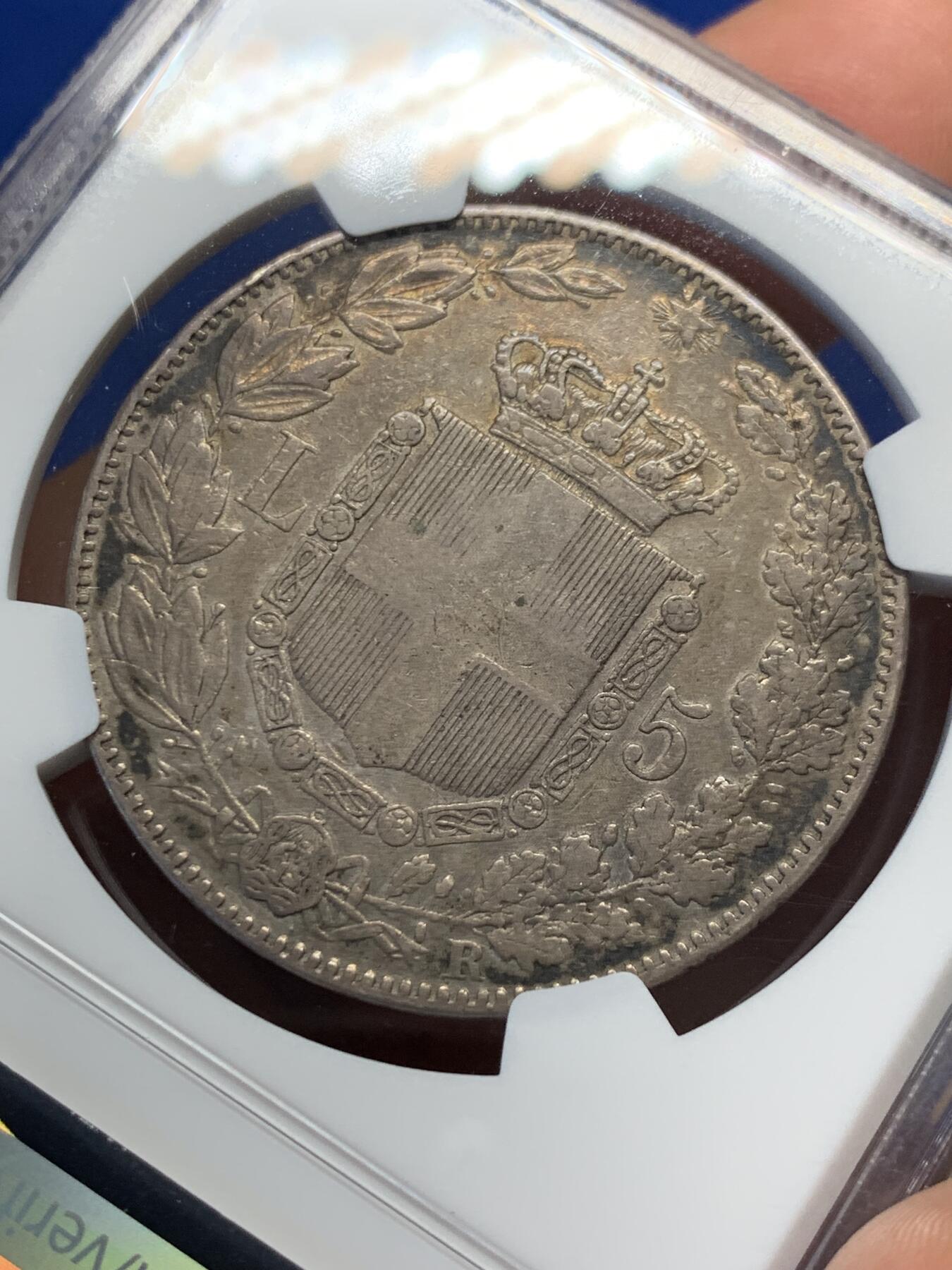 《竞宝斋》第398场 周日，周一，2场连拍 （全场包邮） NGC-VF30 意大利1879年翁贝托一世5里拉大银币，人像面浓郁的五彩包浆，背面典型的欧洲包浆