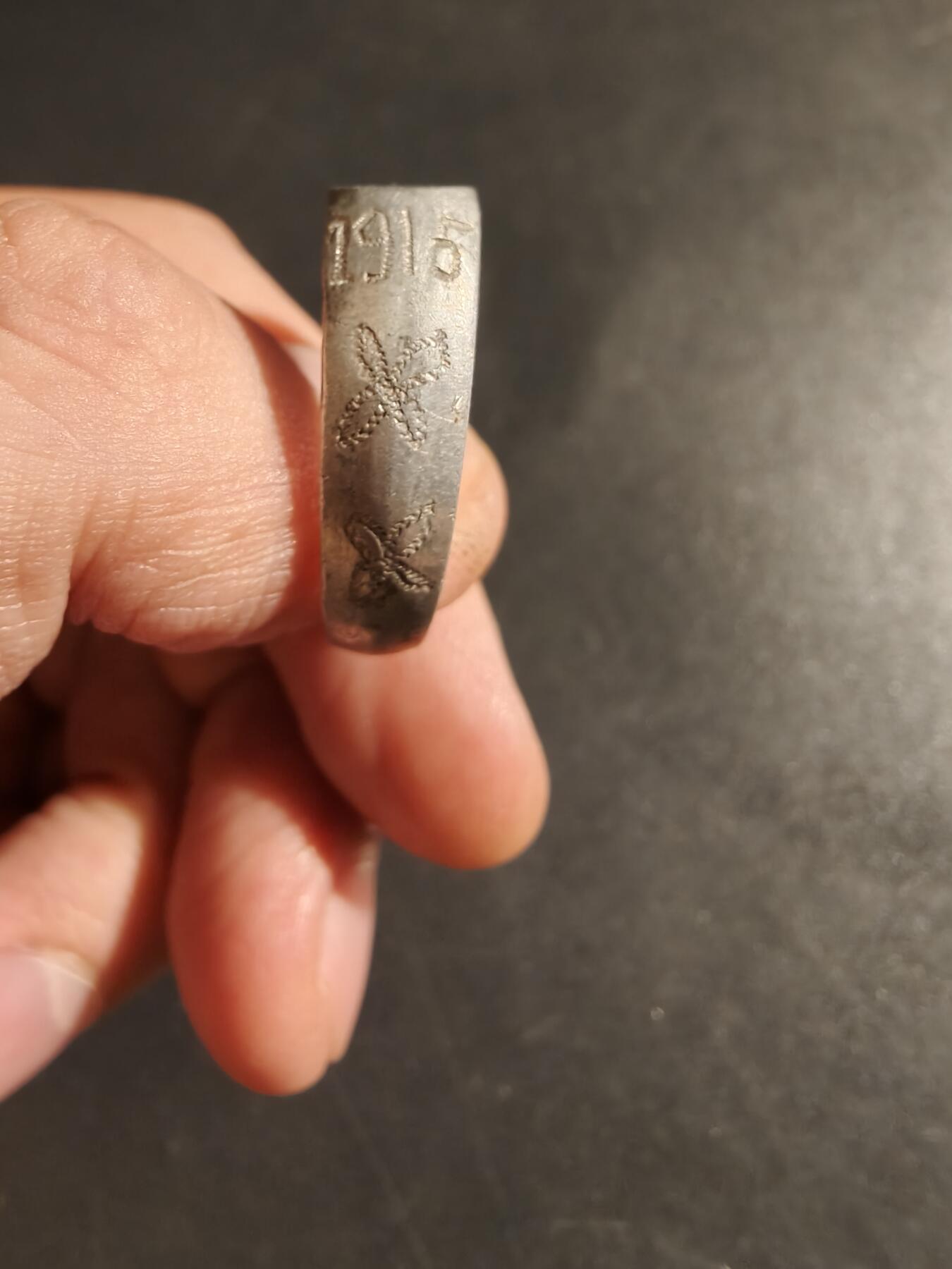 老王徽章第133期 德国一战战地戒指   带1914-1916字样   周长26mm   直径80mm