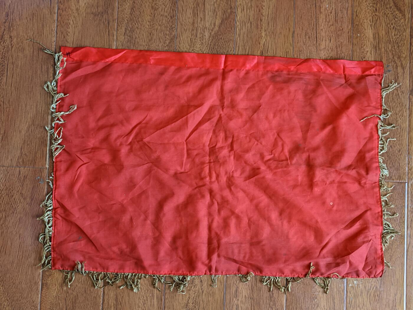 韵星假日拍卖第二十期 -- Rimey Holidays Auction 20 越南社会主义共和国1990-1991胡志明市 党建纪念旗 政府悬挂版本带流苏 非民间 非常稀有 保存完好 无虫蛀 原品 非地摊后造
