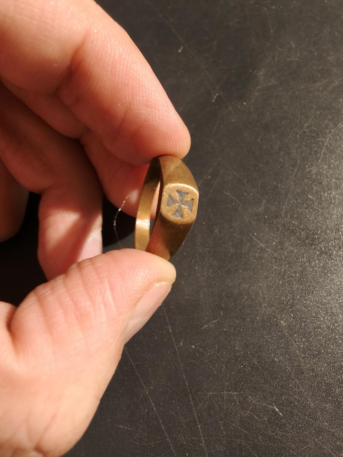 老王徽章第133期 德国一战铁十字风格战地戒指    直径21mm   周长75mm
