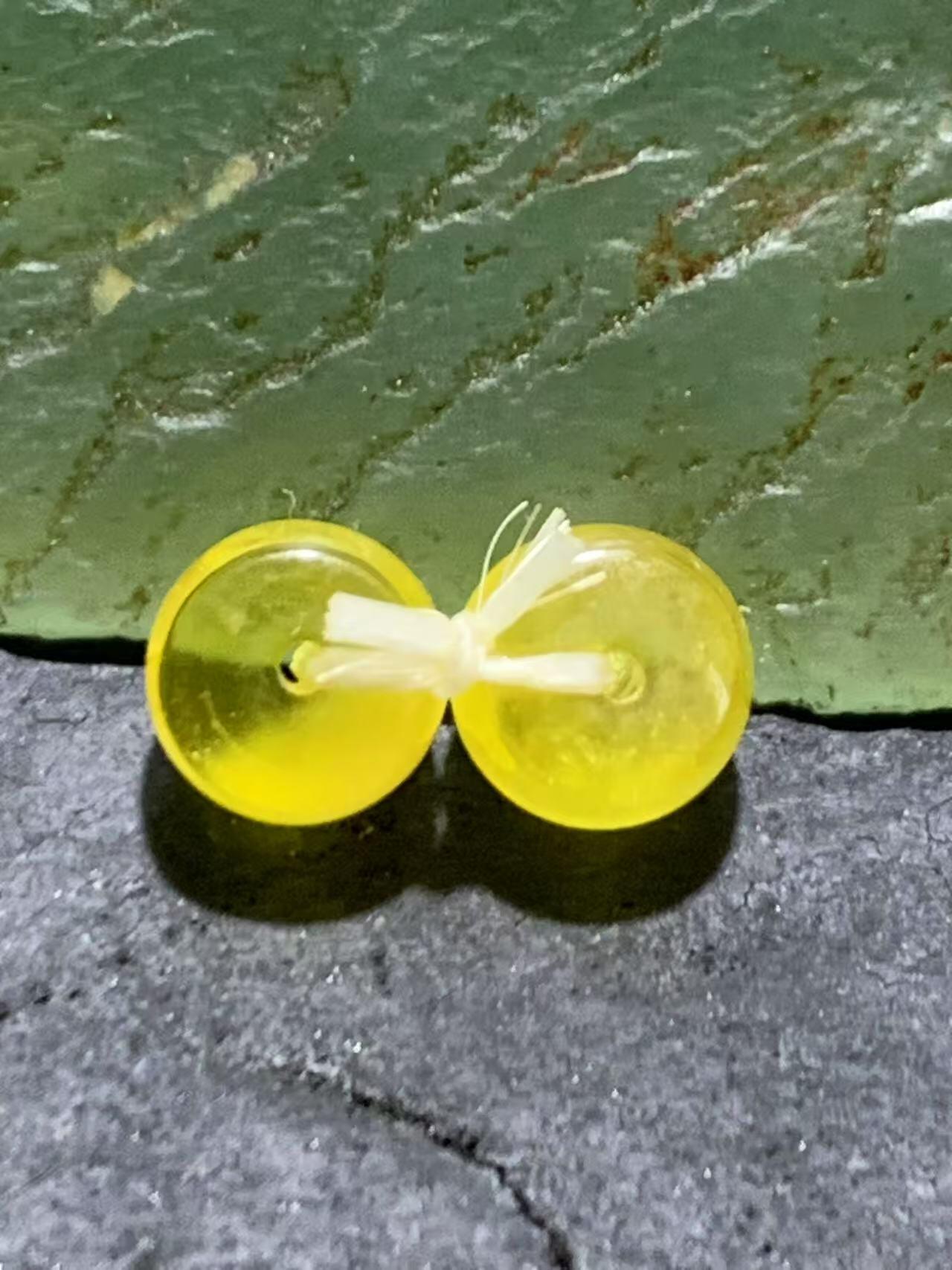 天然乌克兰原矿蜜蜡老形桶珠腰珠两颗，，