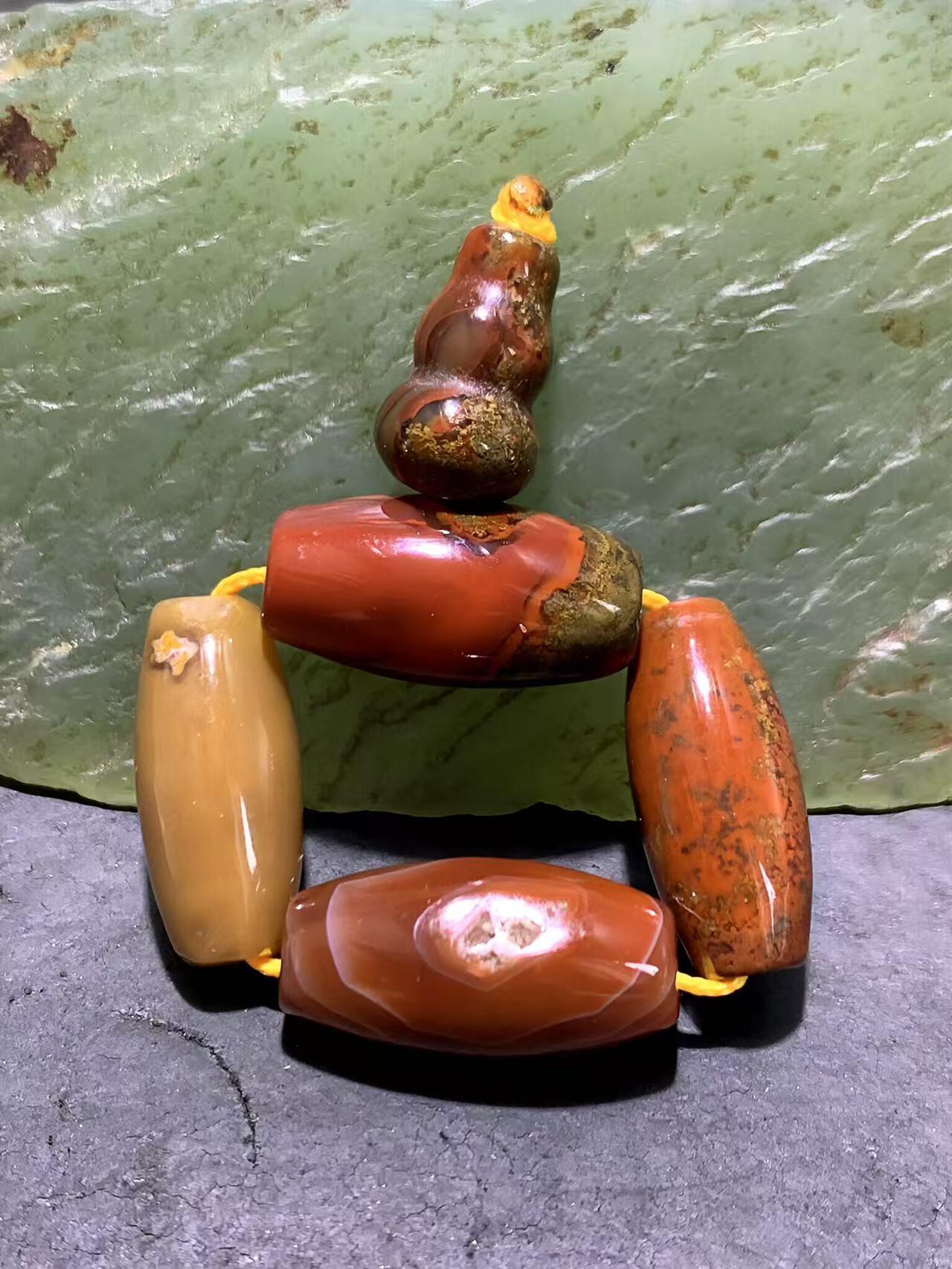 战国红玛瑙配饰一套，，