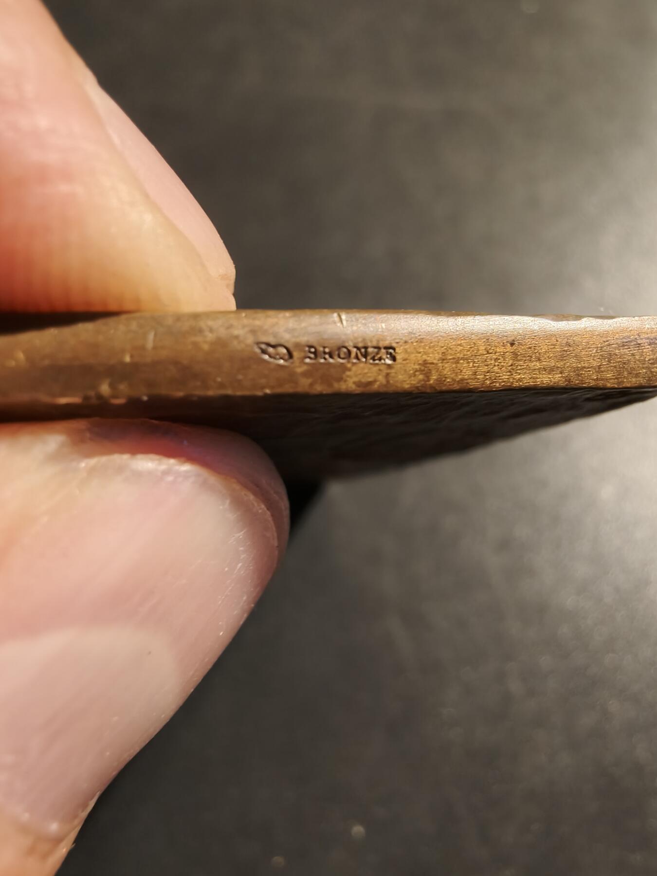 老王徽章第133期 法国农业方形大铜章    尺寸64×41mm    重量81.33g