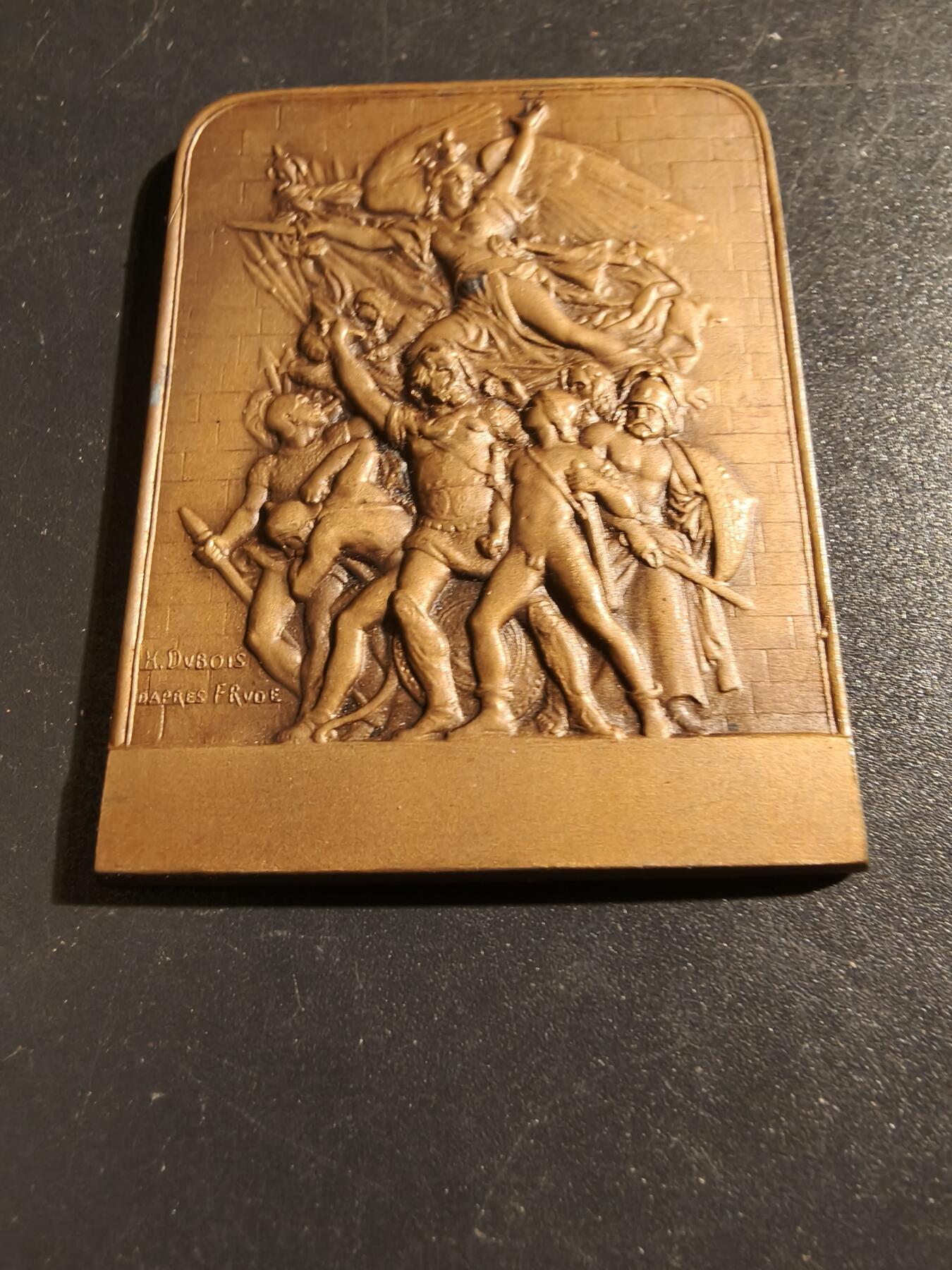 老王徽章第133期 法国军事教育联合会方形大铜章    原盒   尺寸51×40mm    重量54.8g     杜布瓦名作