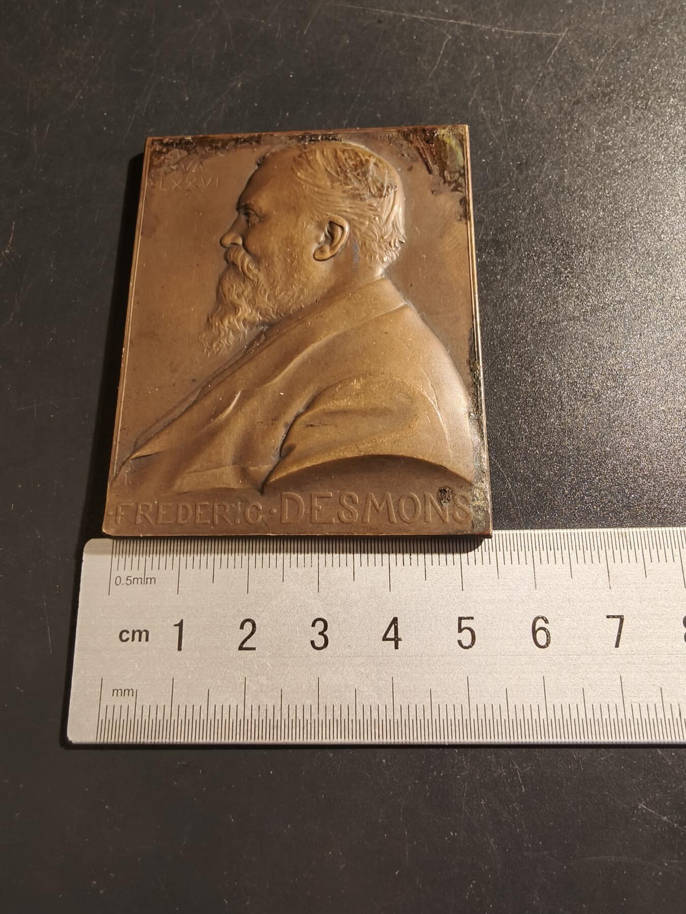 老王徽章第133期 法国新艺术方形大铜章    尺寸69×54mm    重量128g