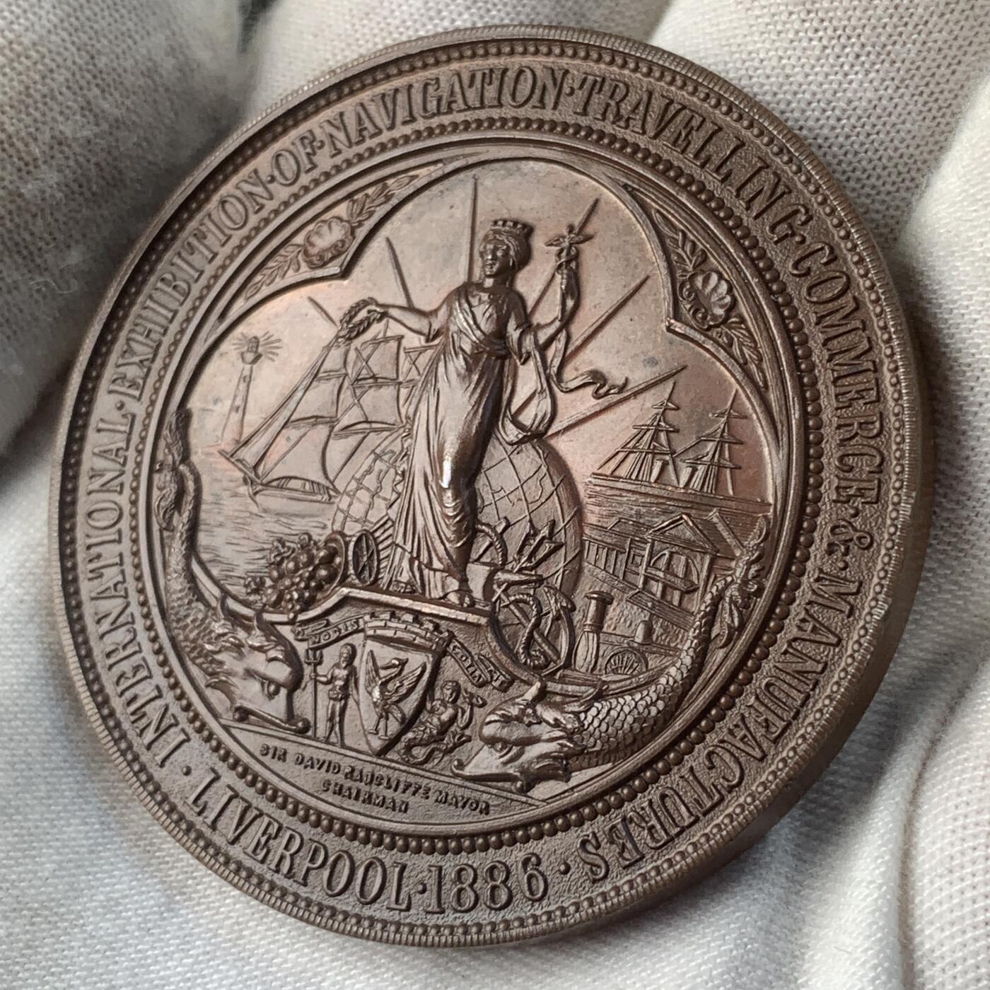 掌中浮雕-藏着的欧洲第031场 1886年英国维多利亚像利物浦航海商旅及制造业国际博览会铜章，51mm