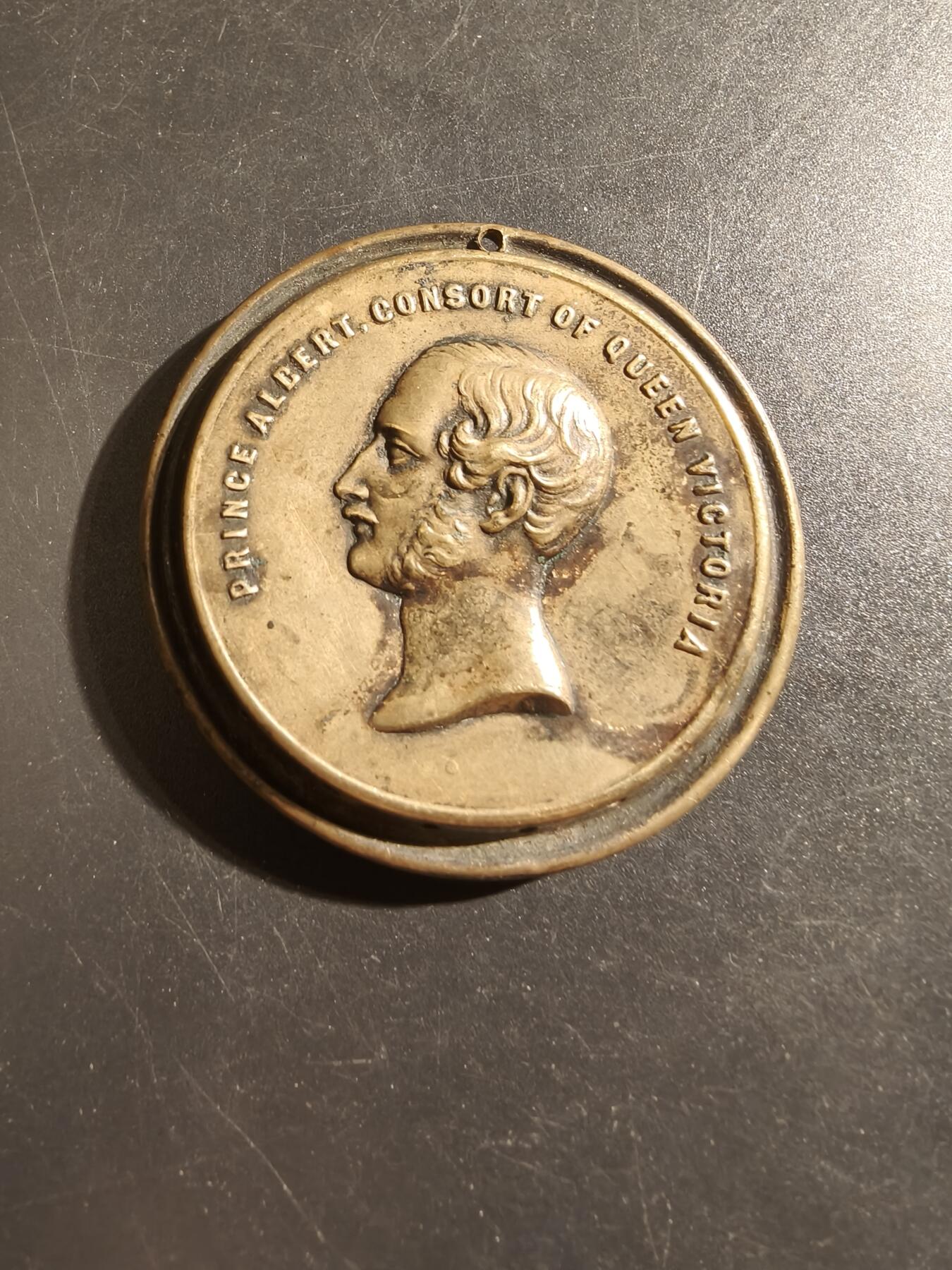 老王徽章第133期 英国伦敦1862国际博览会纪念章    直径52mm   重量20.3g