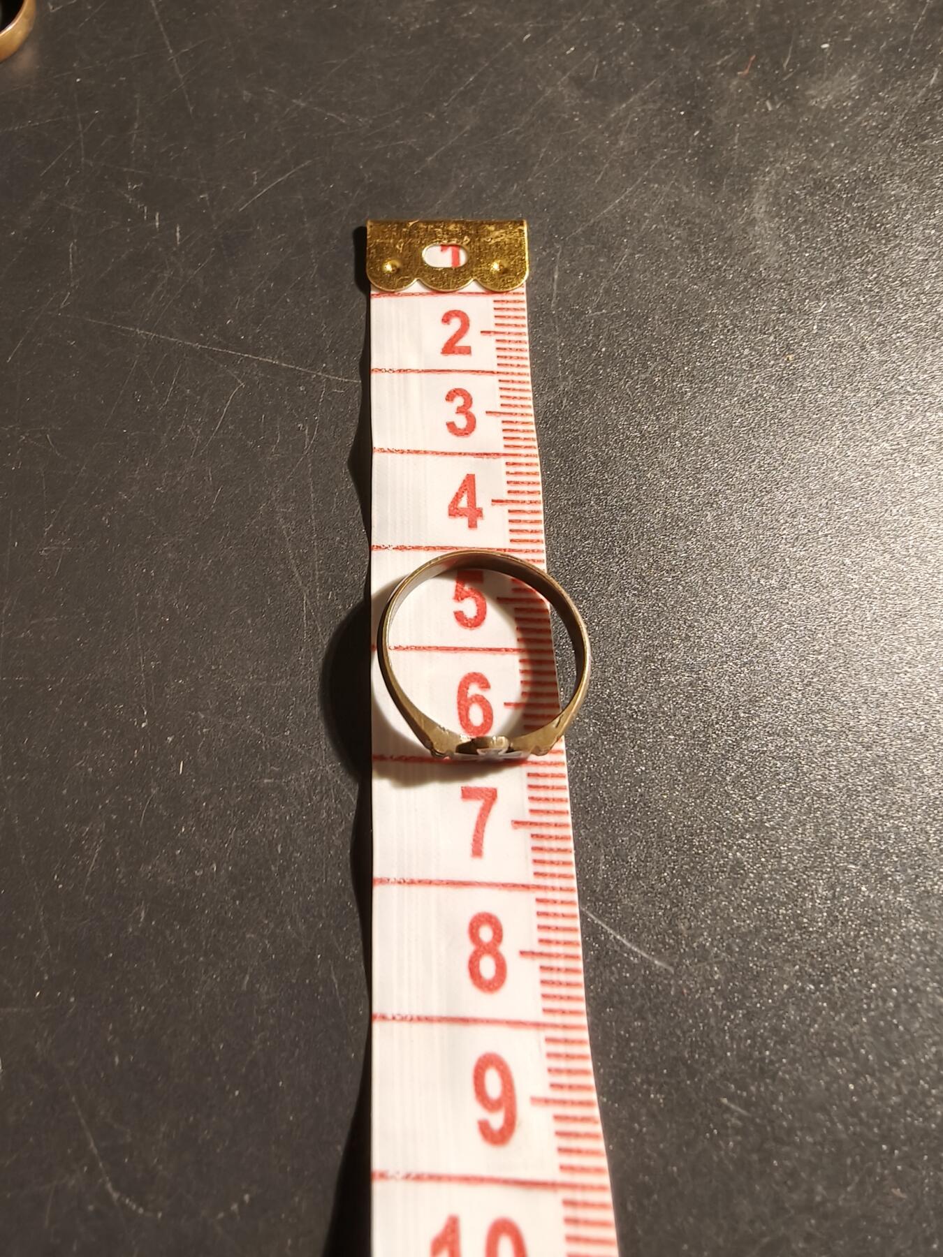 老王徽章第133期 德国一战铜戒指   铁十字风格   周长19cm   直径60mm